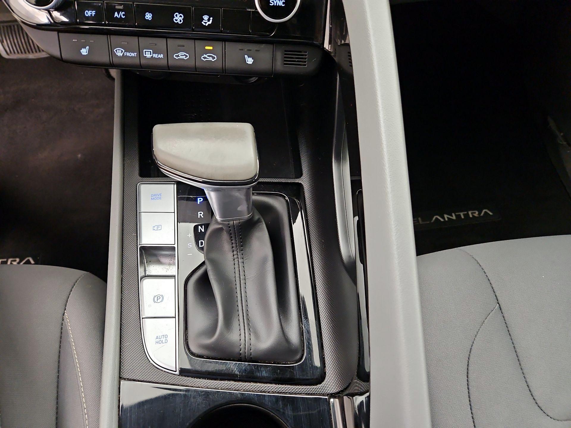 Thumbnail: 2023 Hyundai Elantra - 18