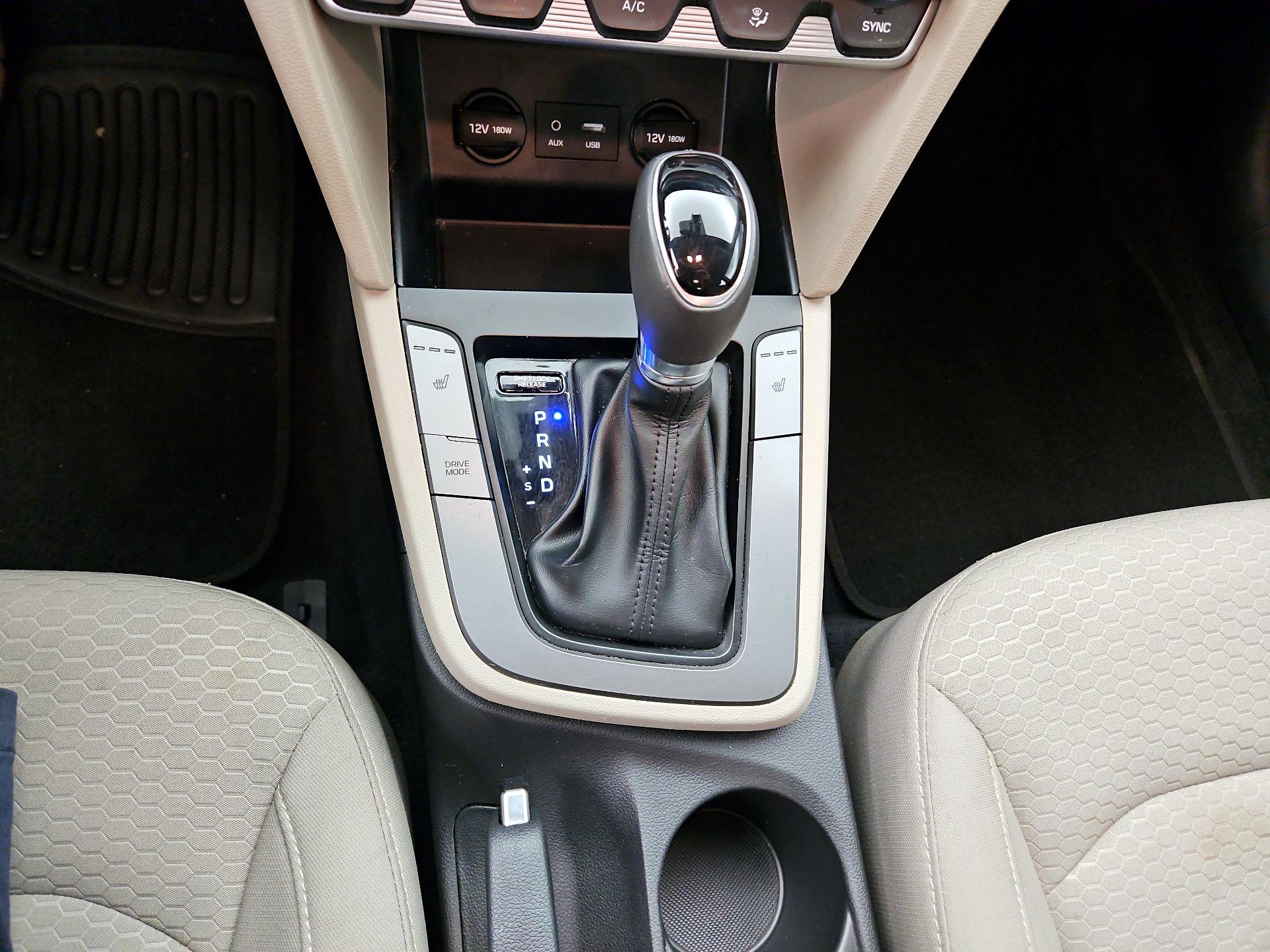 Thumbnail: 2019 Hyundai Elantra - 17