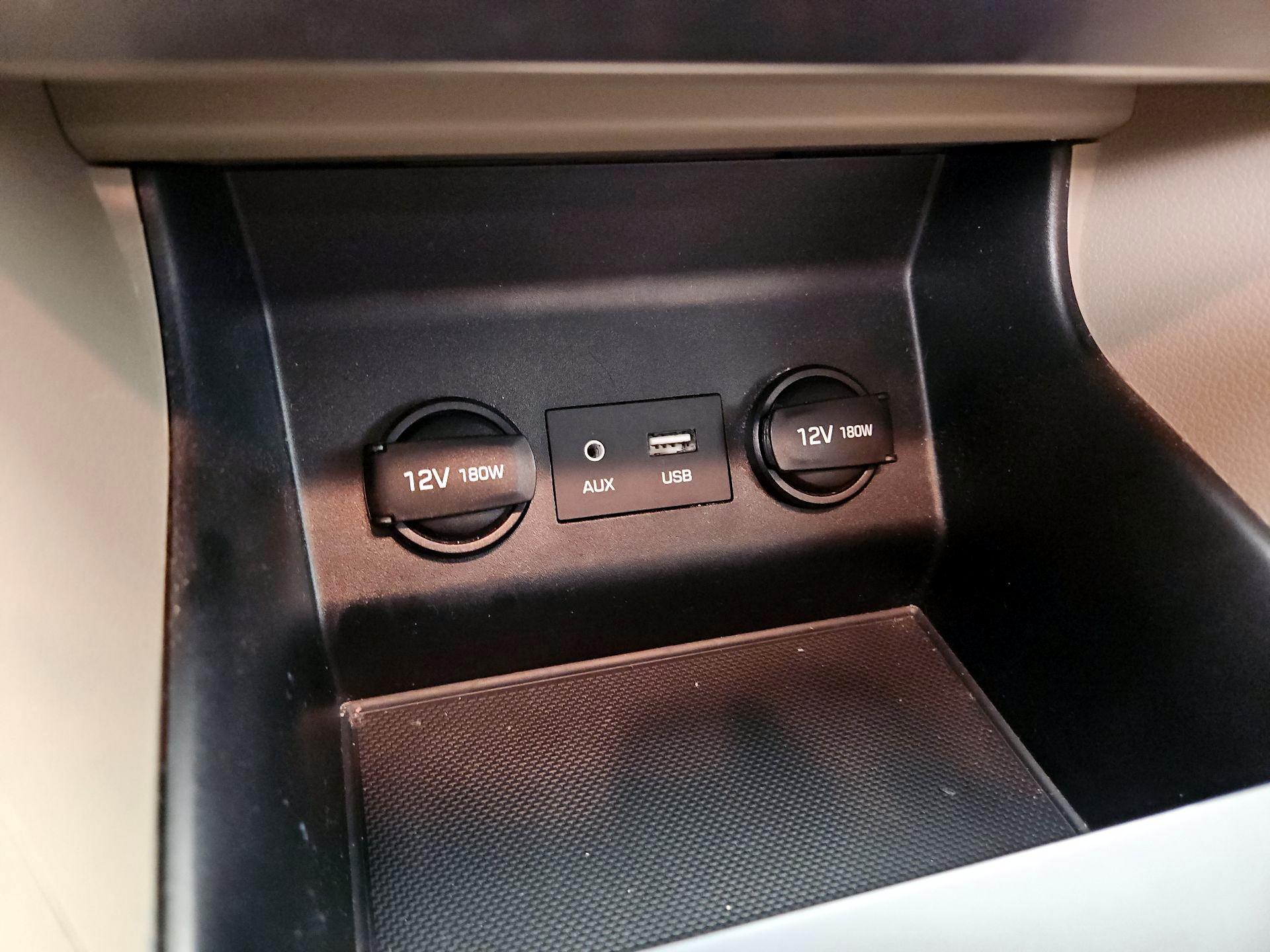 Thumbnail: 2019 Hyundai Elantra - 18