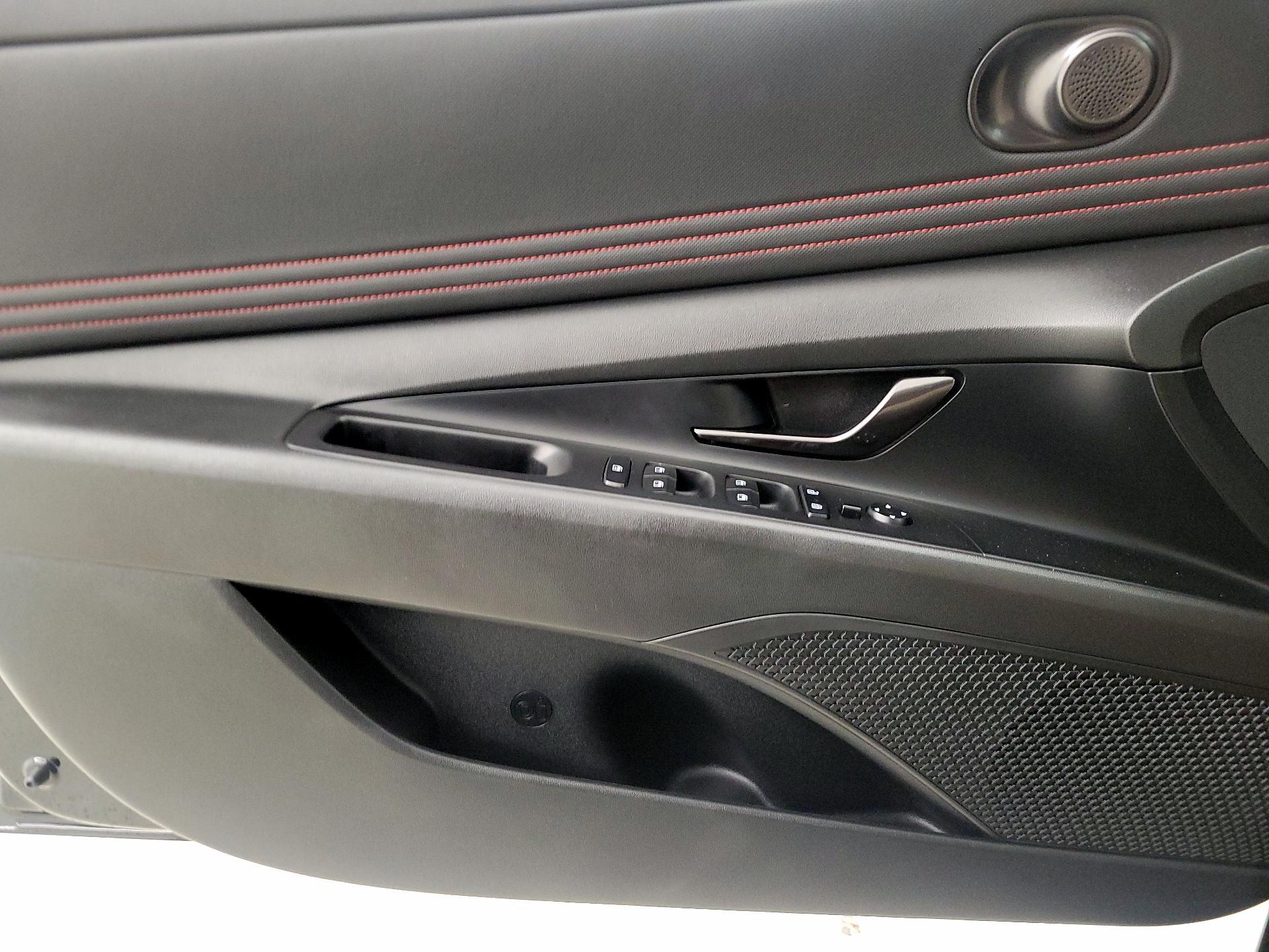 Thumbnail: 2022 Hyundai Elantra - 12