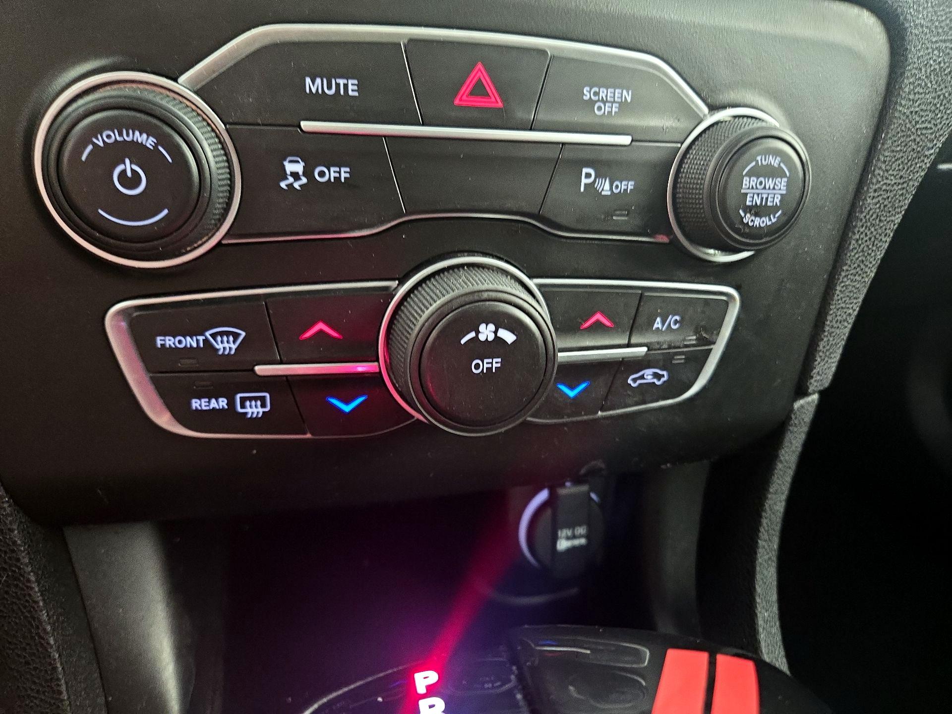 Thumbnail: 2021 Dodge Charger - 16