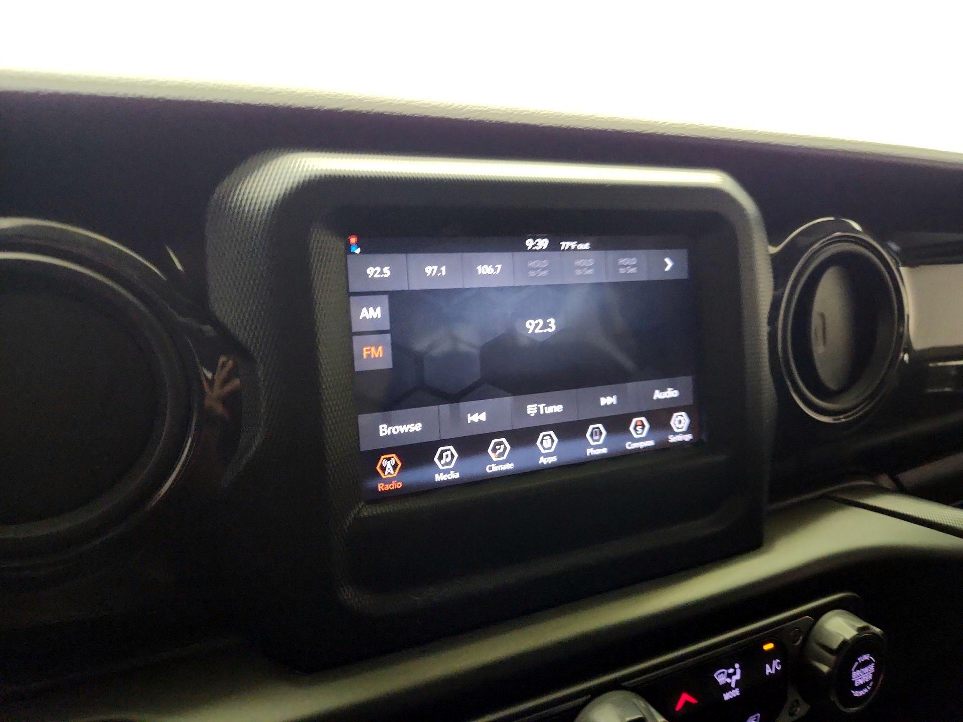 Thumbnail: 2022 Jeep Wrangler - 16