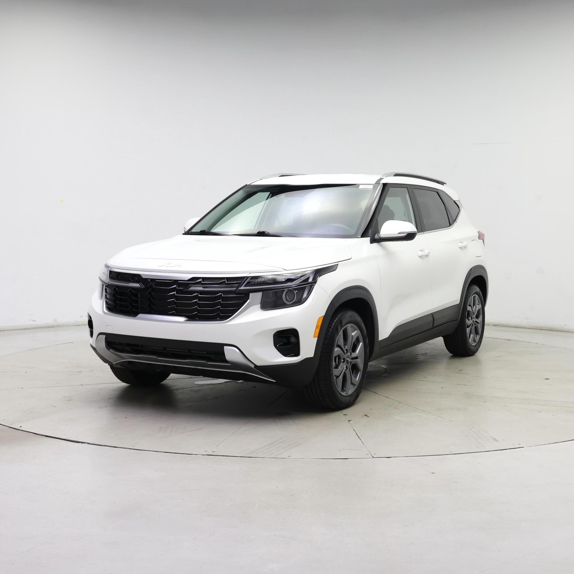 Thumbnail: 2024 Kia Seltos - 4