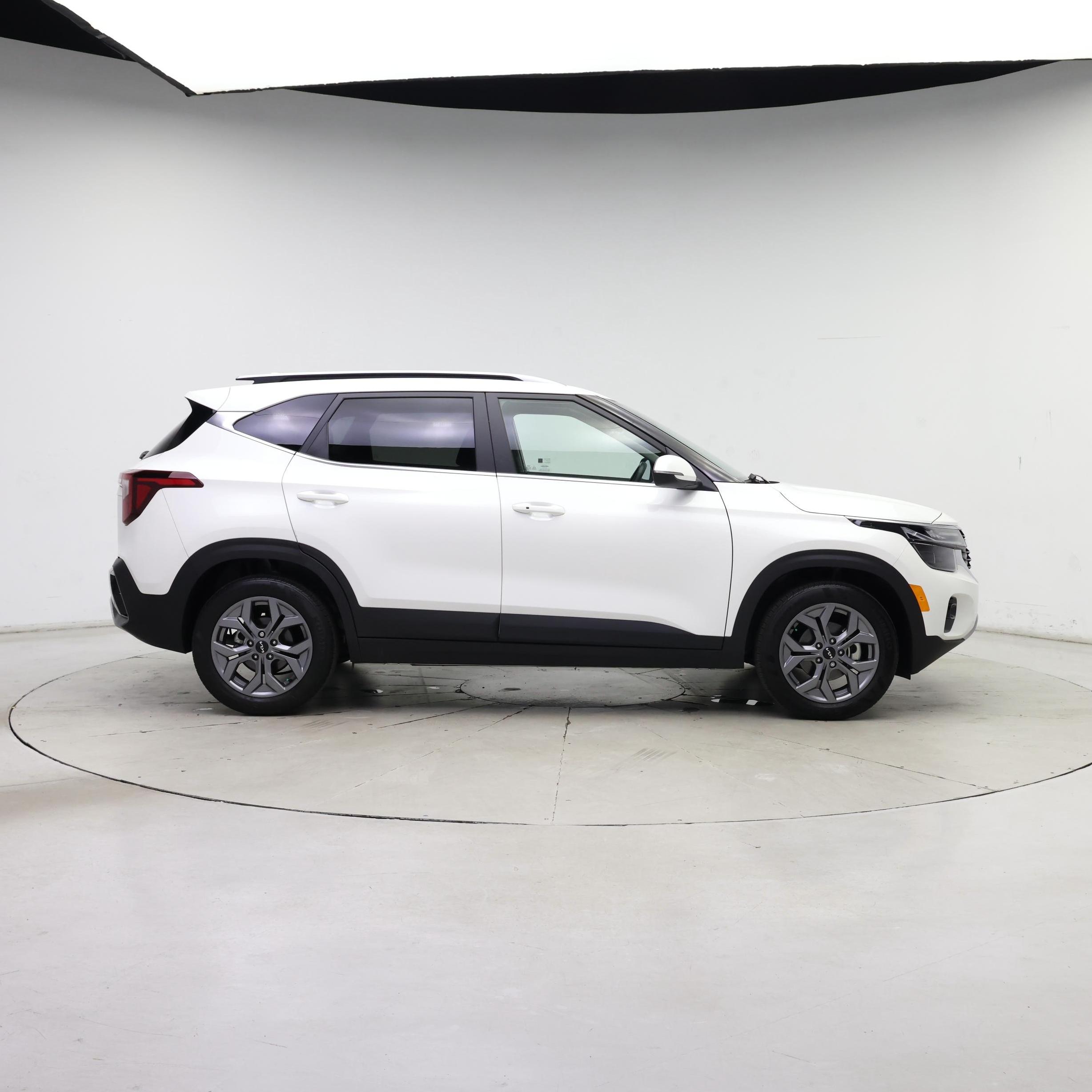 Thumbnail: 2024 Kia Seltos - 7