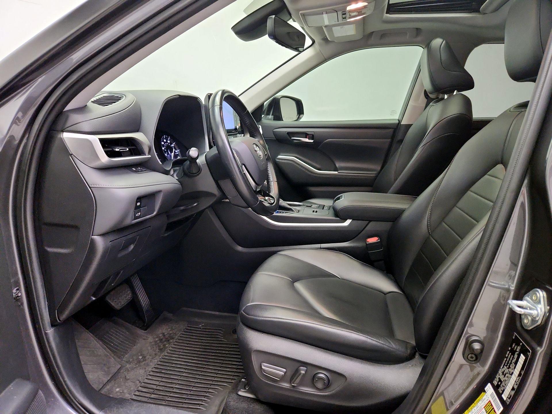Thumbnail: 2021 Toyota Highlander - 11