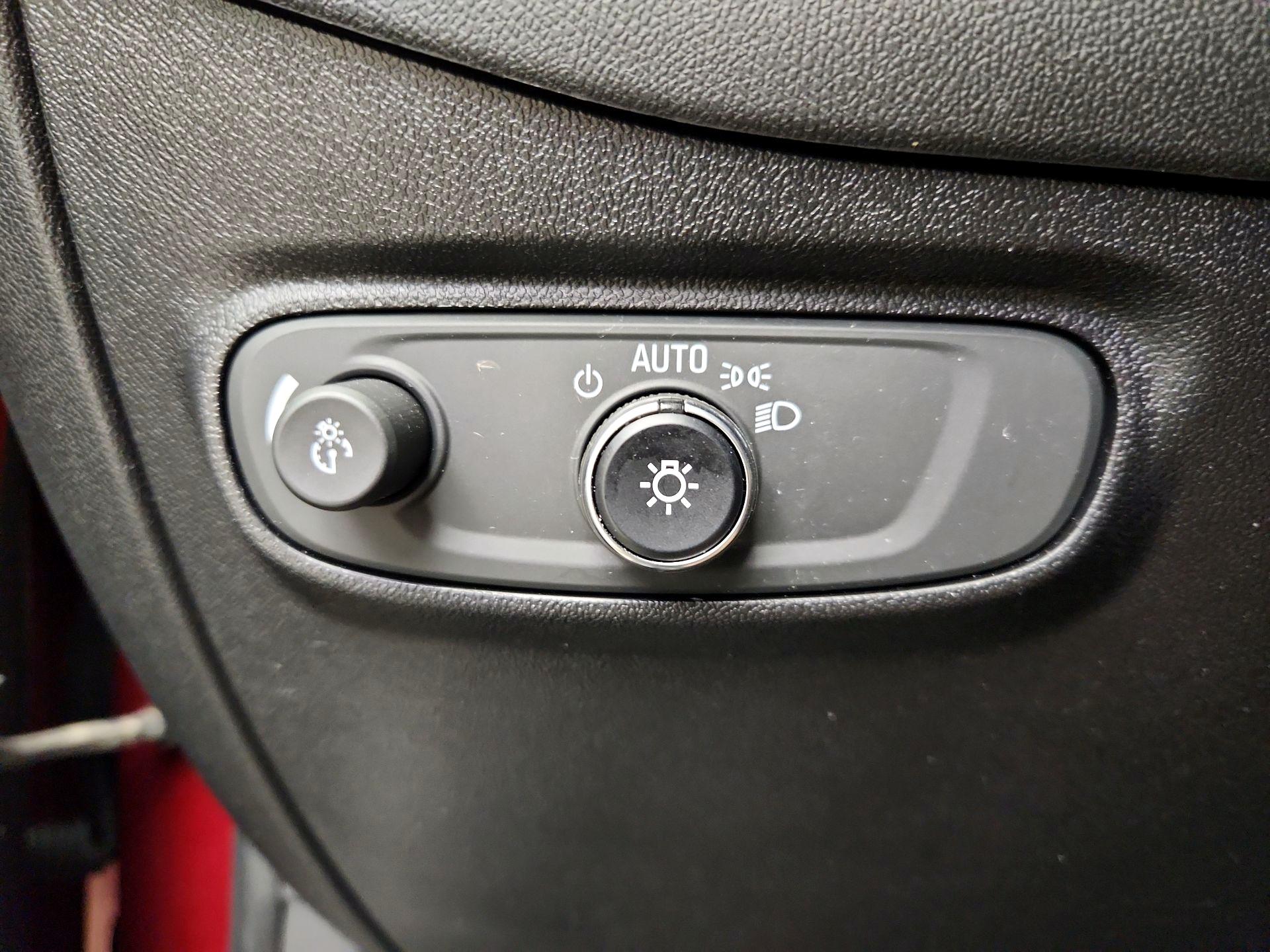 Thumbnail: 2019 Chevrolet Equinox - 13
