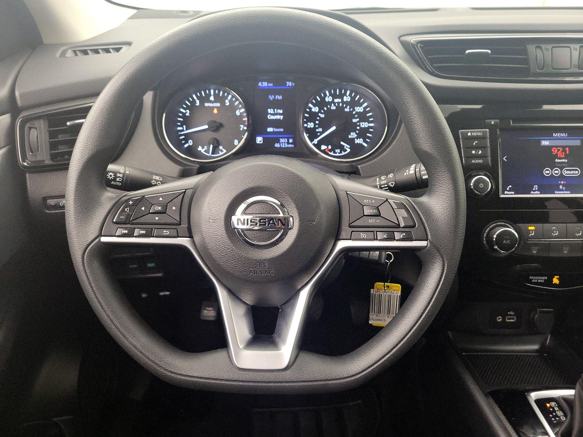 Thumbnail: 2020 Nissan Rogue Sport - 10
