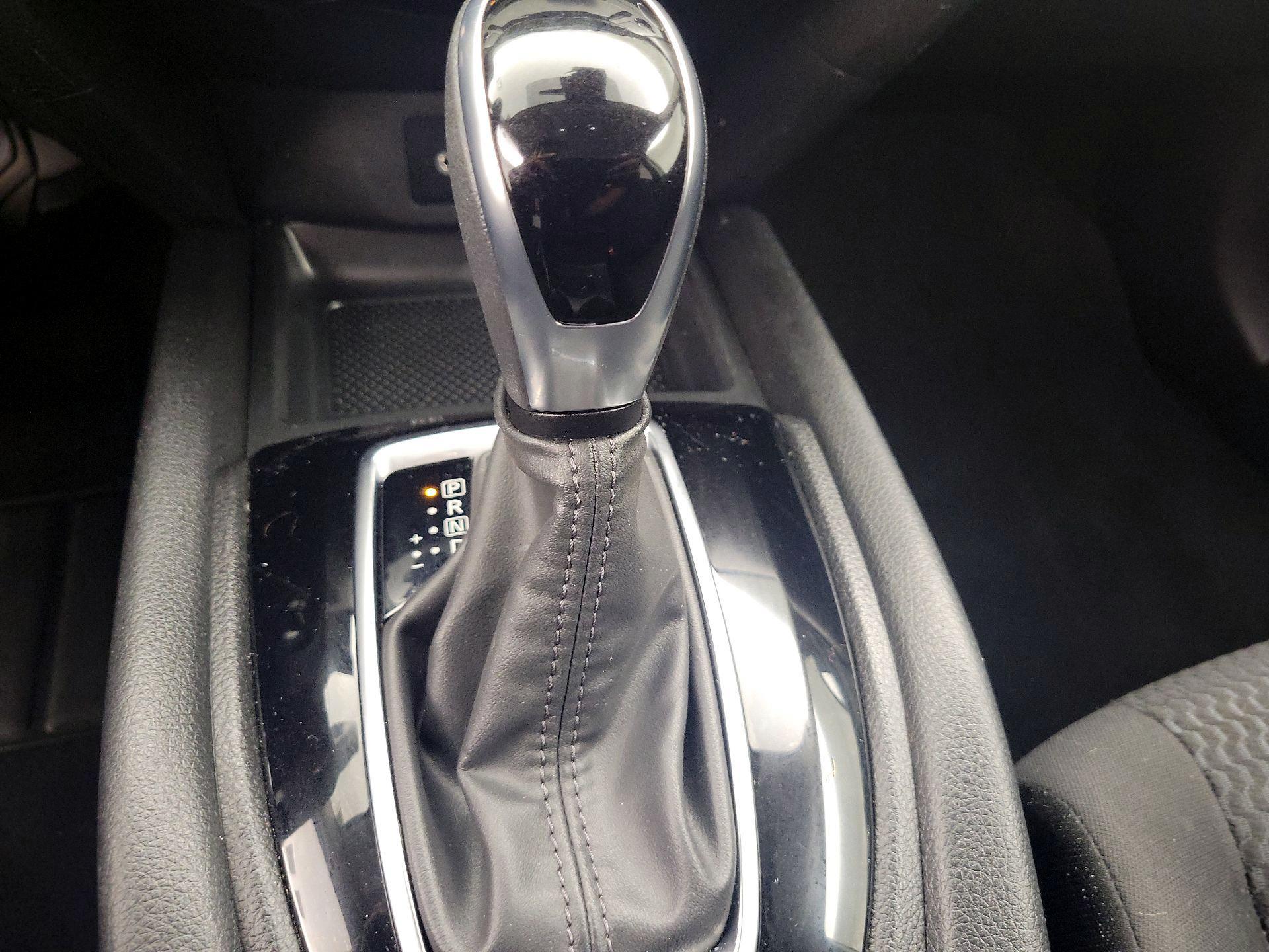 Thumbnail: 2020 Nissan Rogue Sport - 17