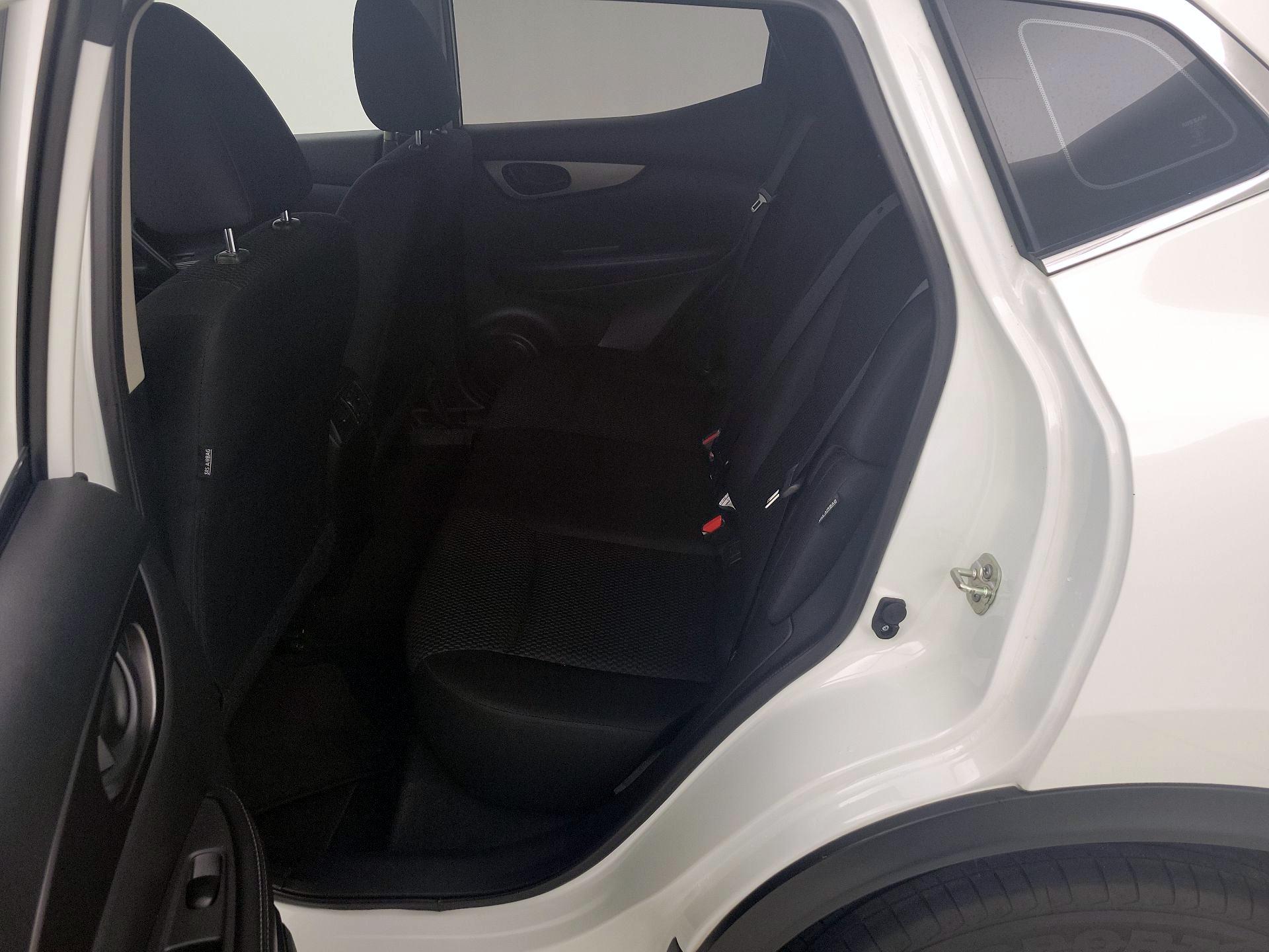 Thumbnail: 2020 Nissan Rogue Sport - 19