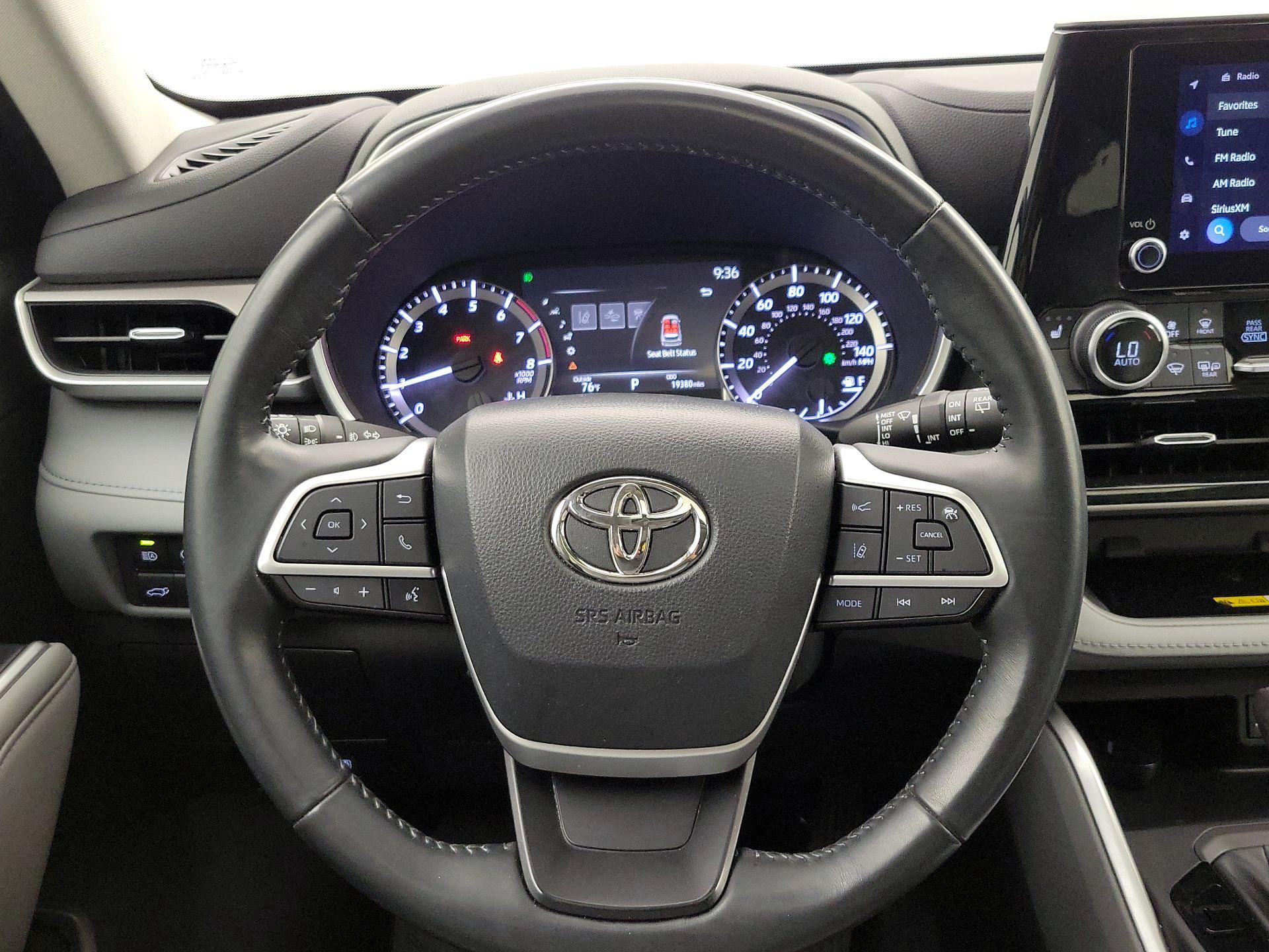 Thumbnail: 2023 Toyota Highlander - 10