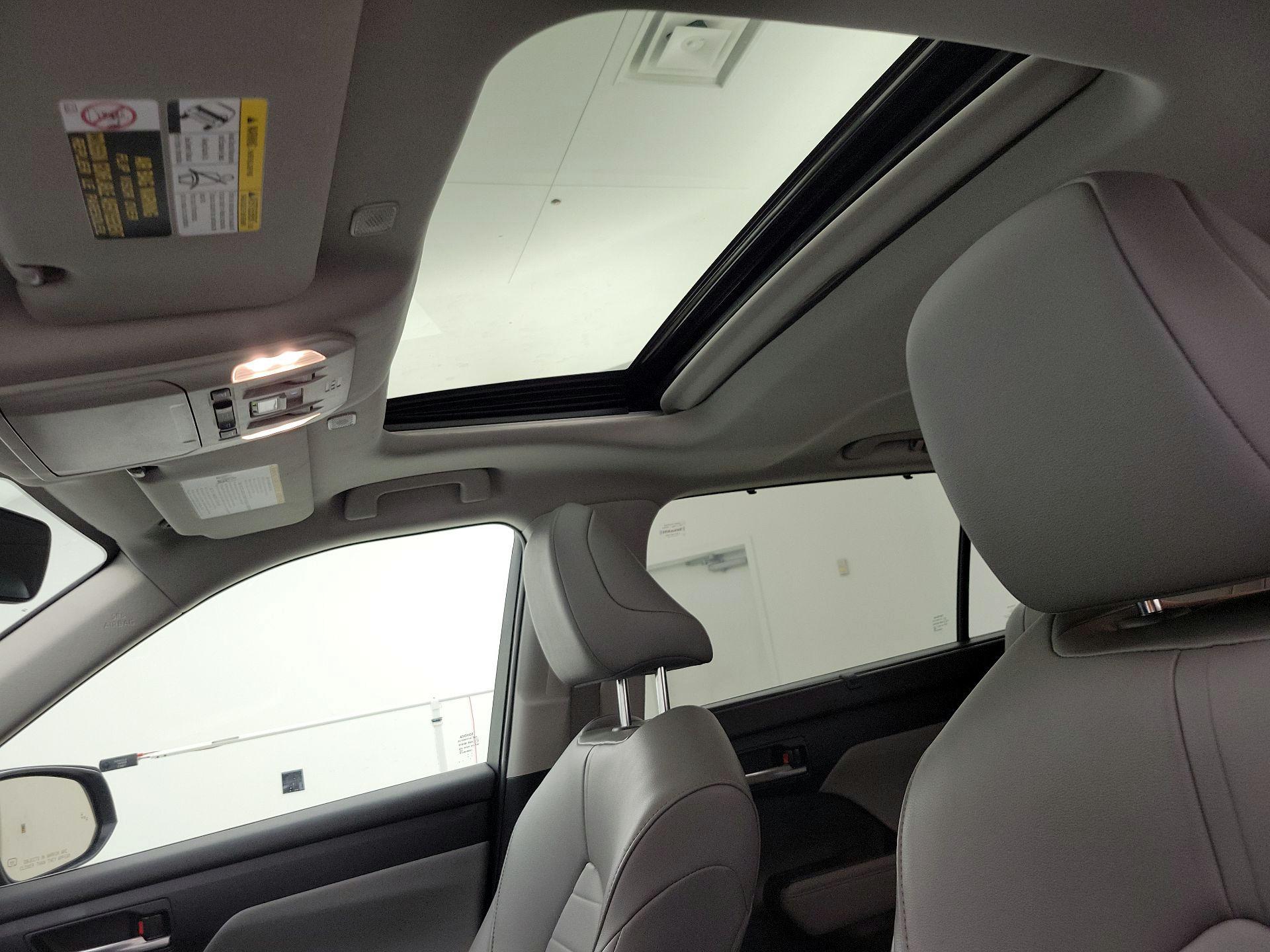 Thumbnail: 2023 Toyota Highlander - 19