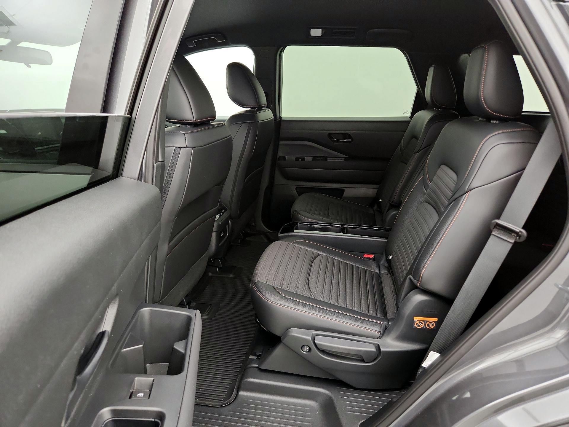 Thumbnail: 2025 Nissan Pathfinder - 19