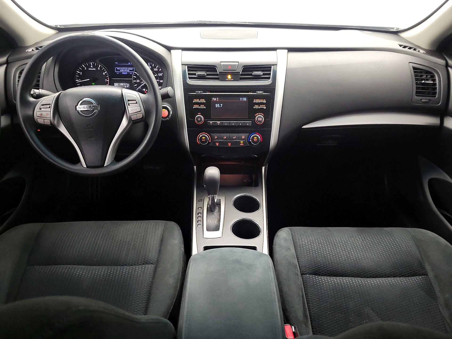 Thumbnail: 2015 Nissan Altima - 9