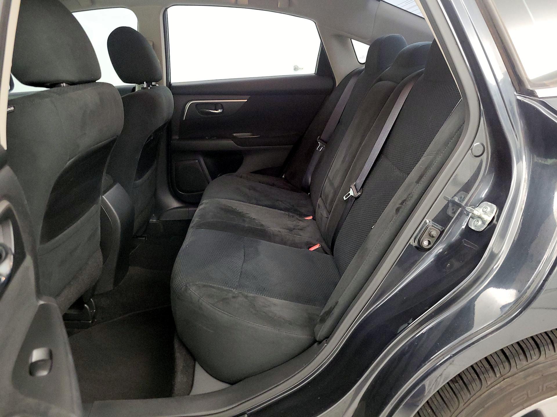 Thumbnail: 2015 Nissan Altima - 19