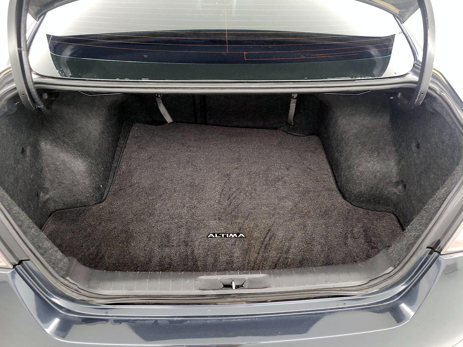 Thumbnail: 2015 Nissan Altima - 20