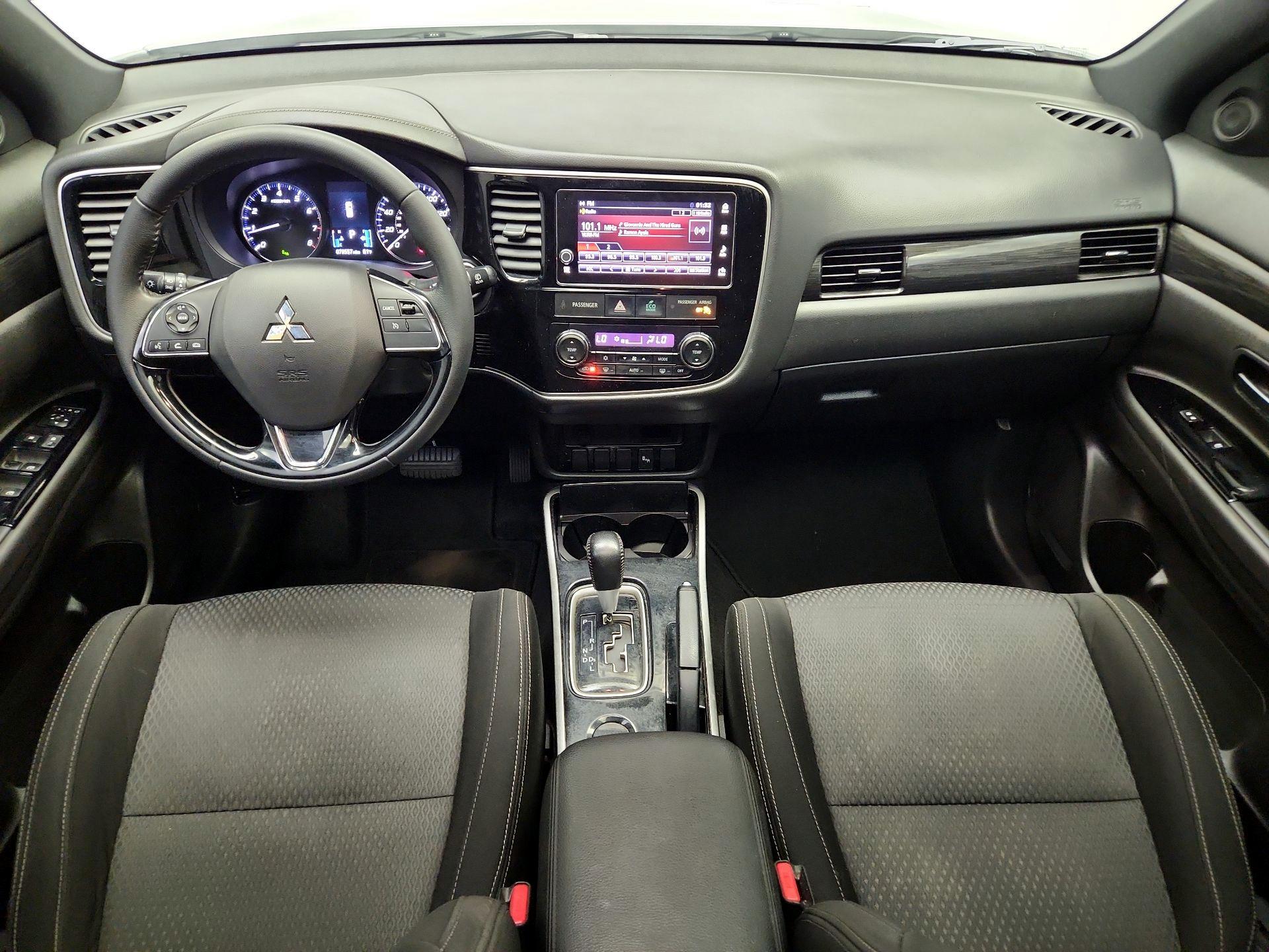 Thumbnail: 2018 Mitsubishi Outlander - 9