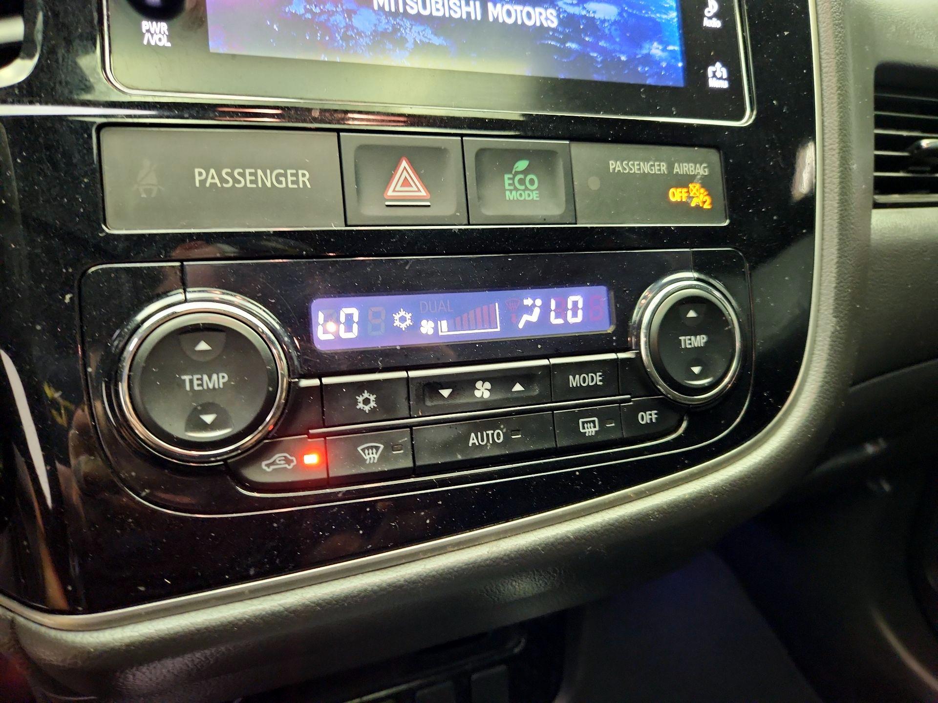Thumbnail: 2018 Mitsubishi Outlander - 16