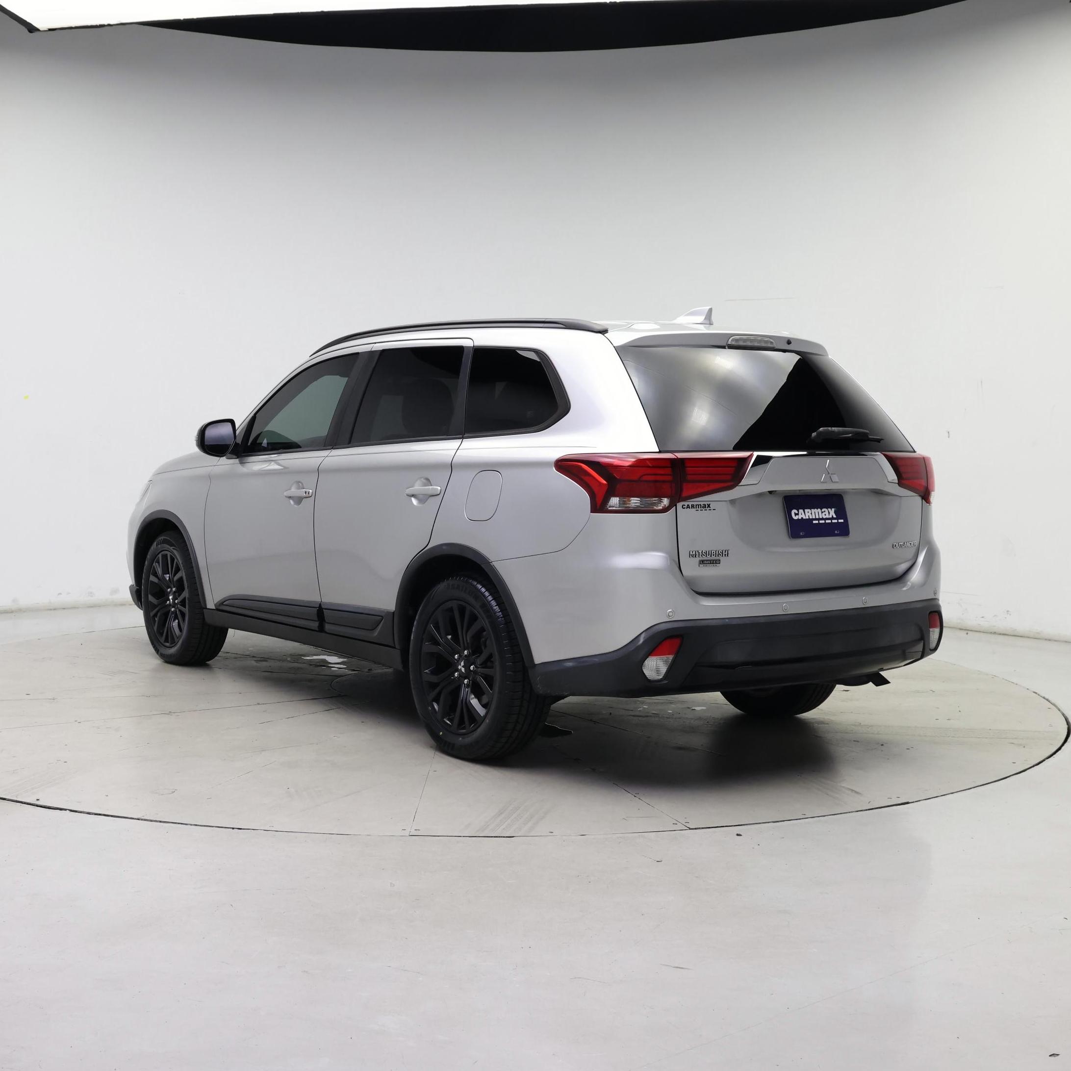 Thumbnail: 2018 Mitsubishi Outlander - 2