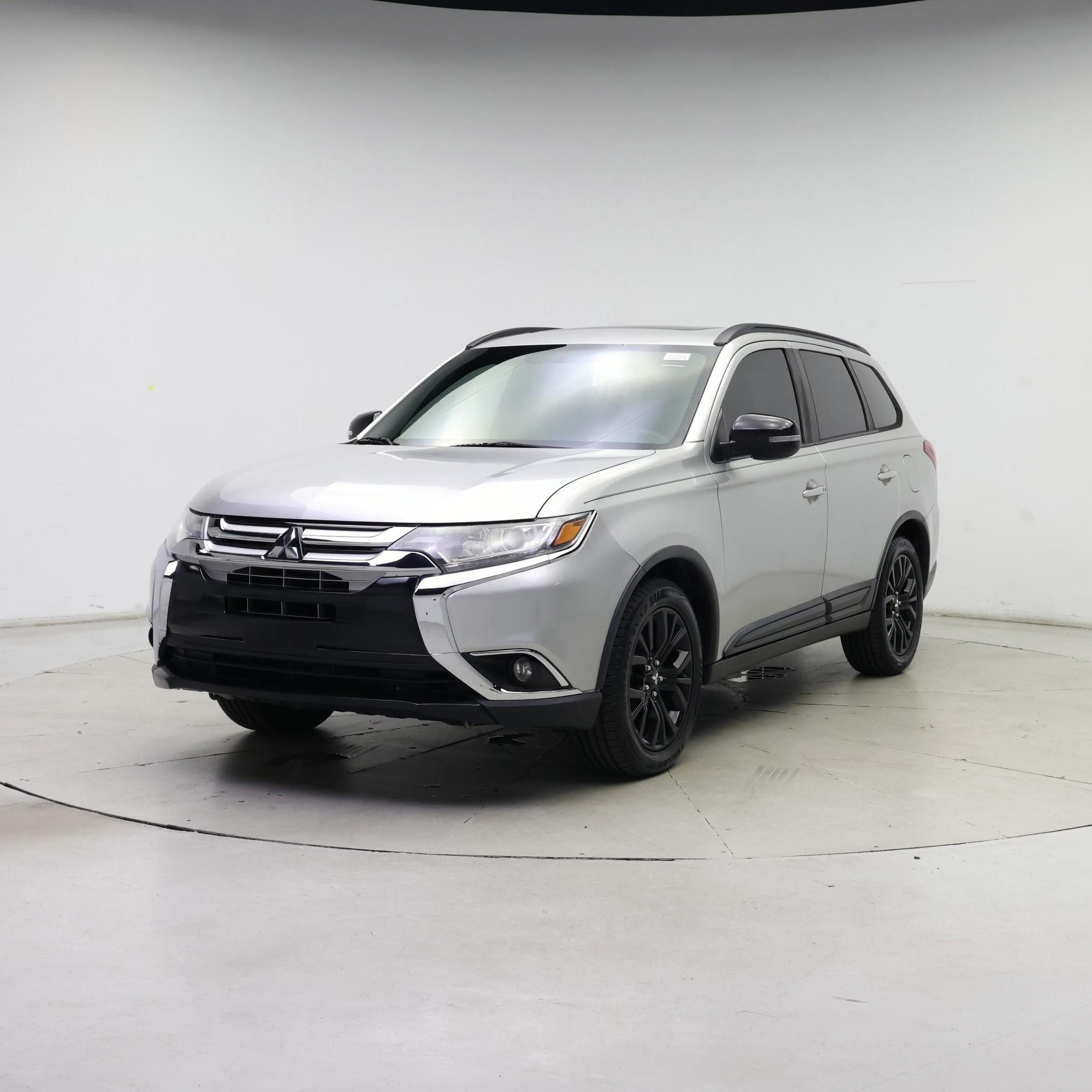 Thumbnail: 2018 Mitsubishi Outlander - 4