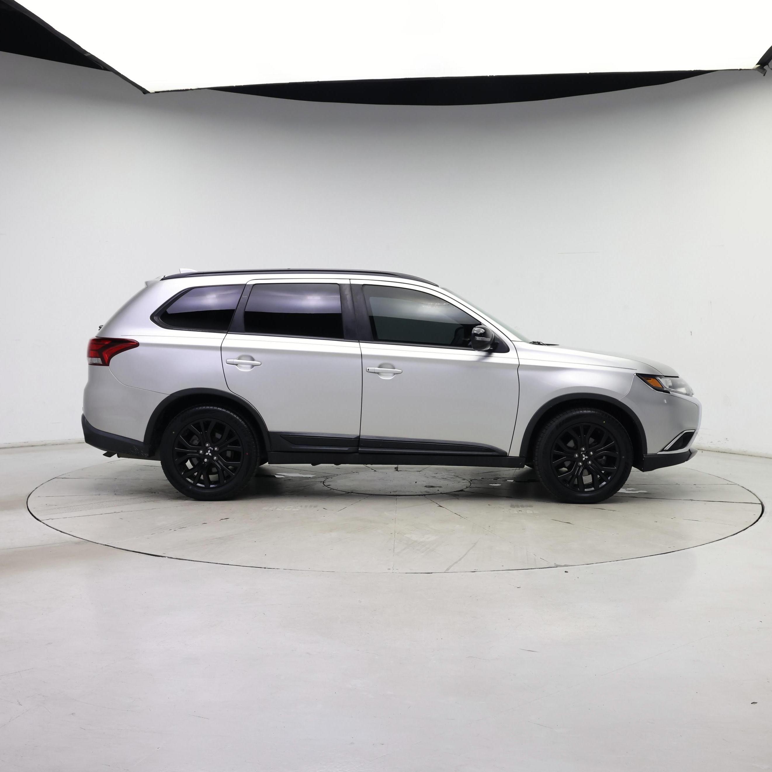Thumbnail: 2018 Mitsubishi Outlander - 7