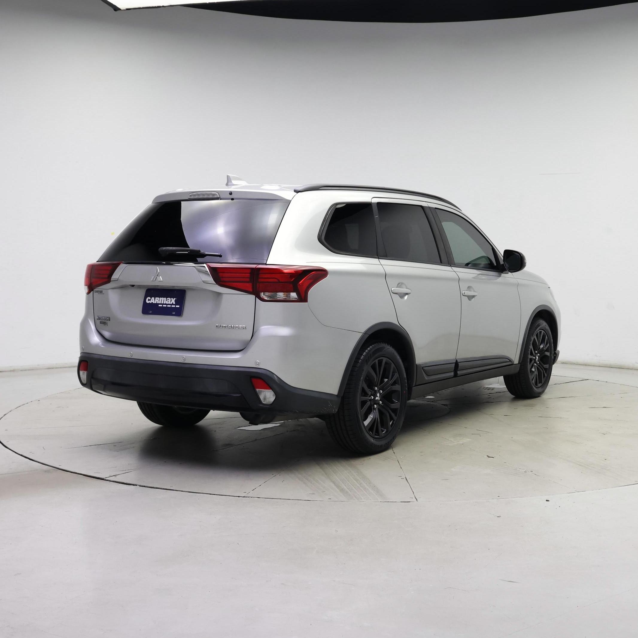 Thumbnail: 2018 Mitsubishi Outlander - 8
