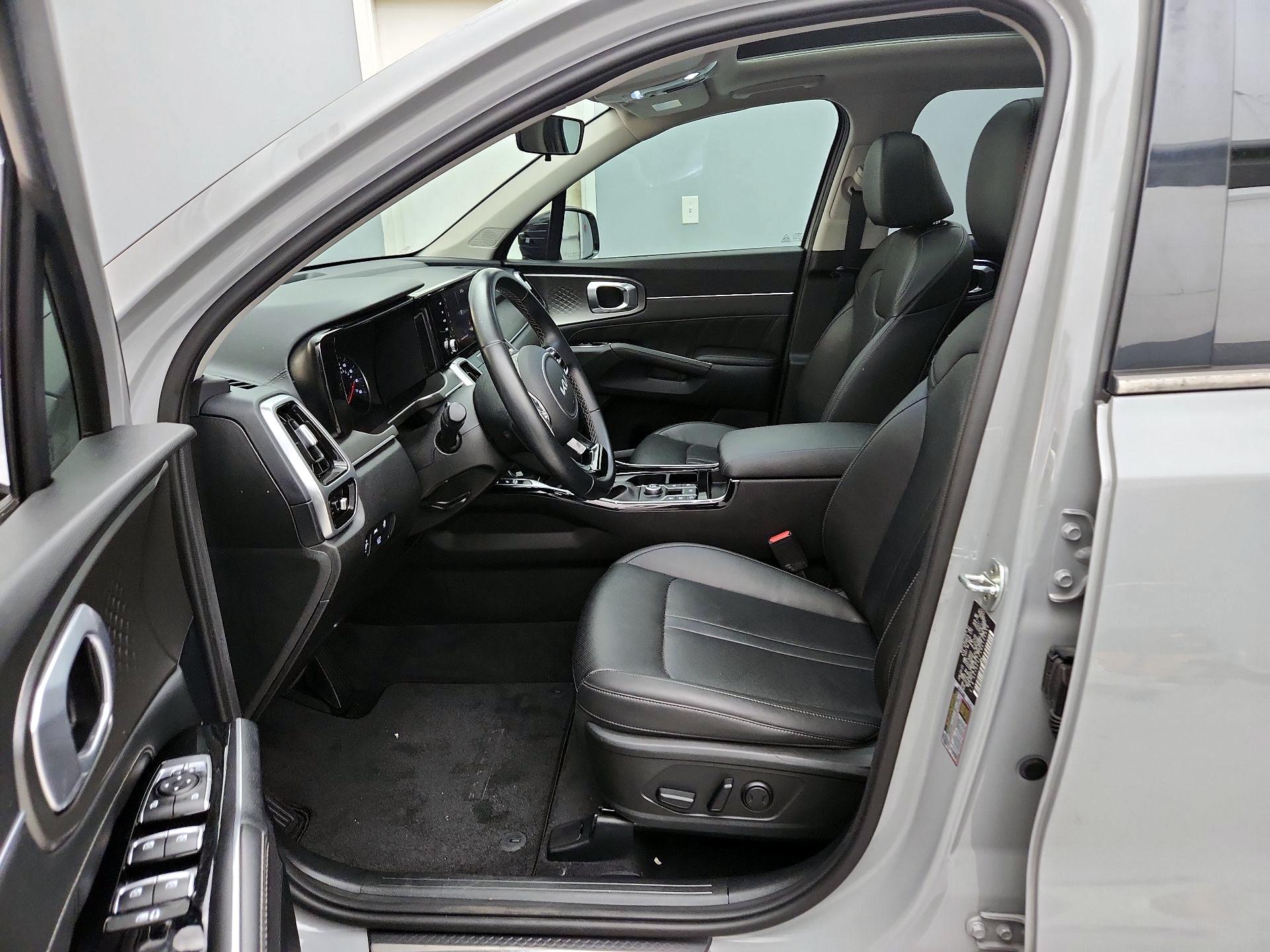 Thumbnail: 2022 Kia Sorento - 11