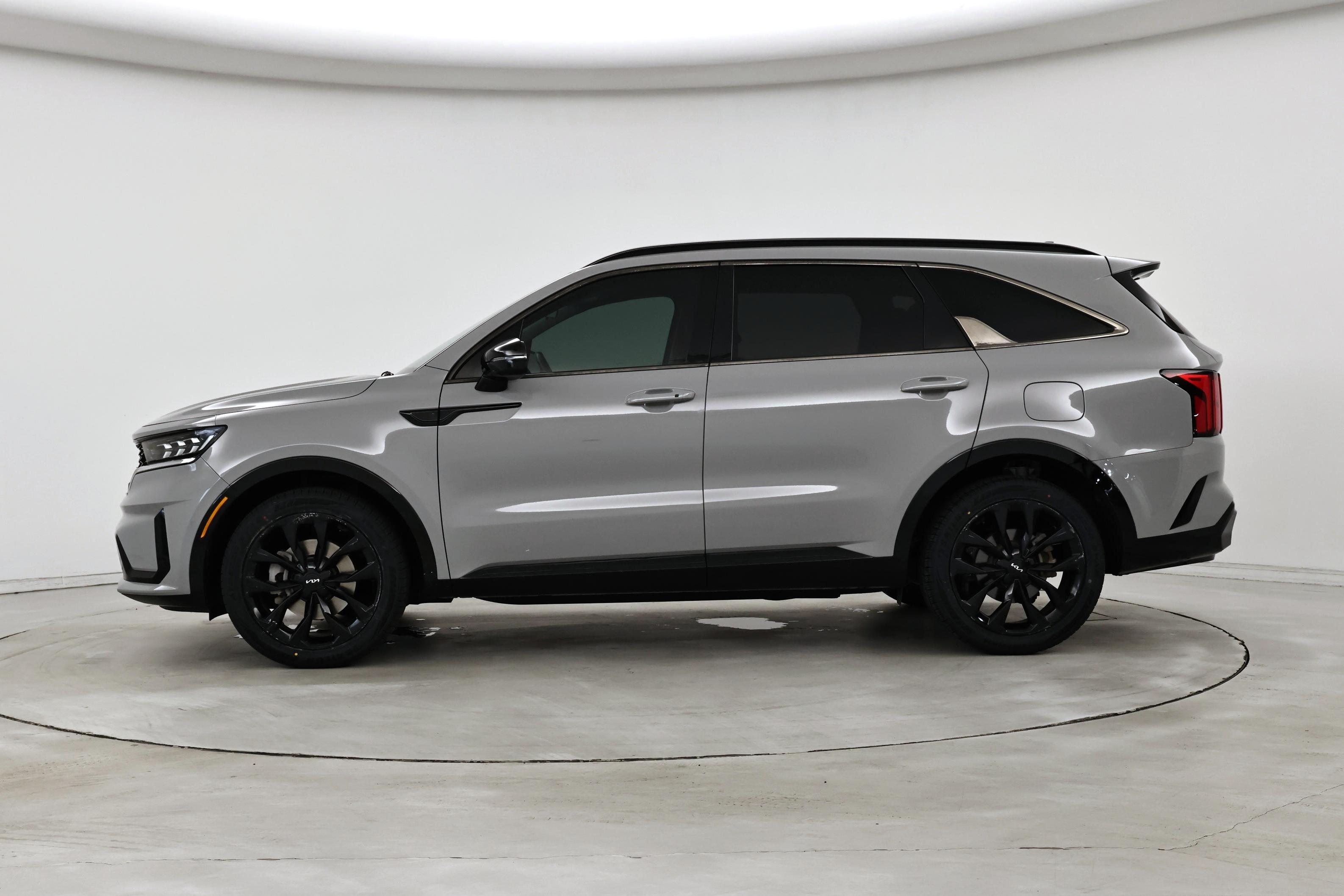 Thumbnail: 2022 Kia Sorento - 3