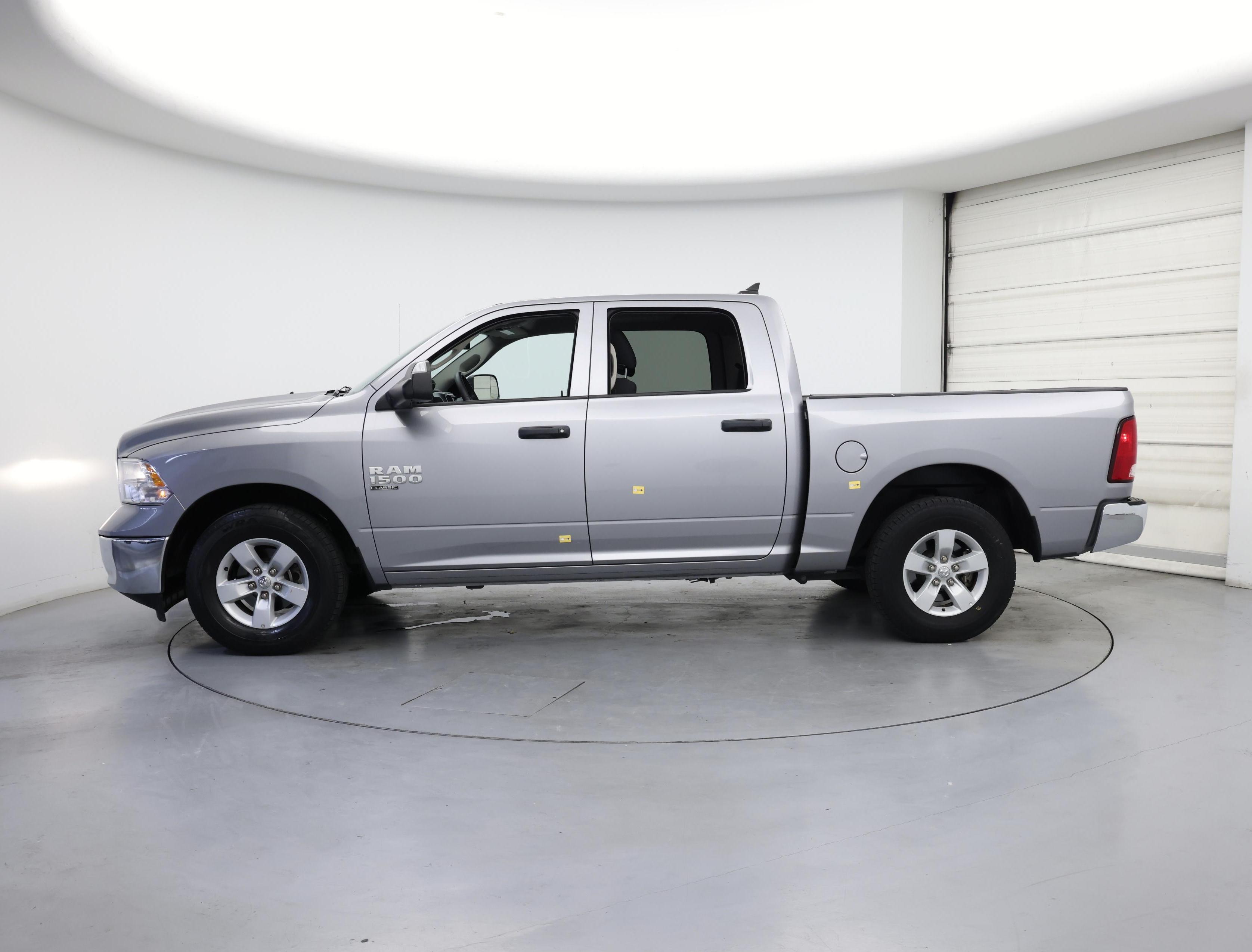 Thumbnail: 2023 RAM 1500 Classic - 3