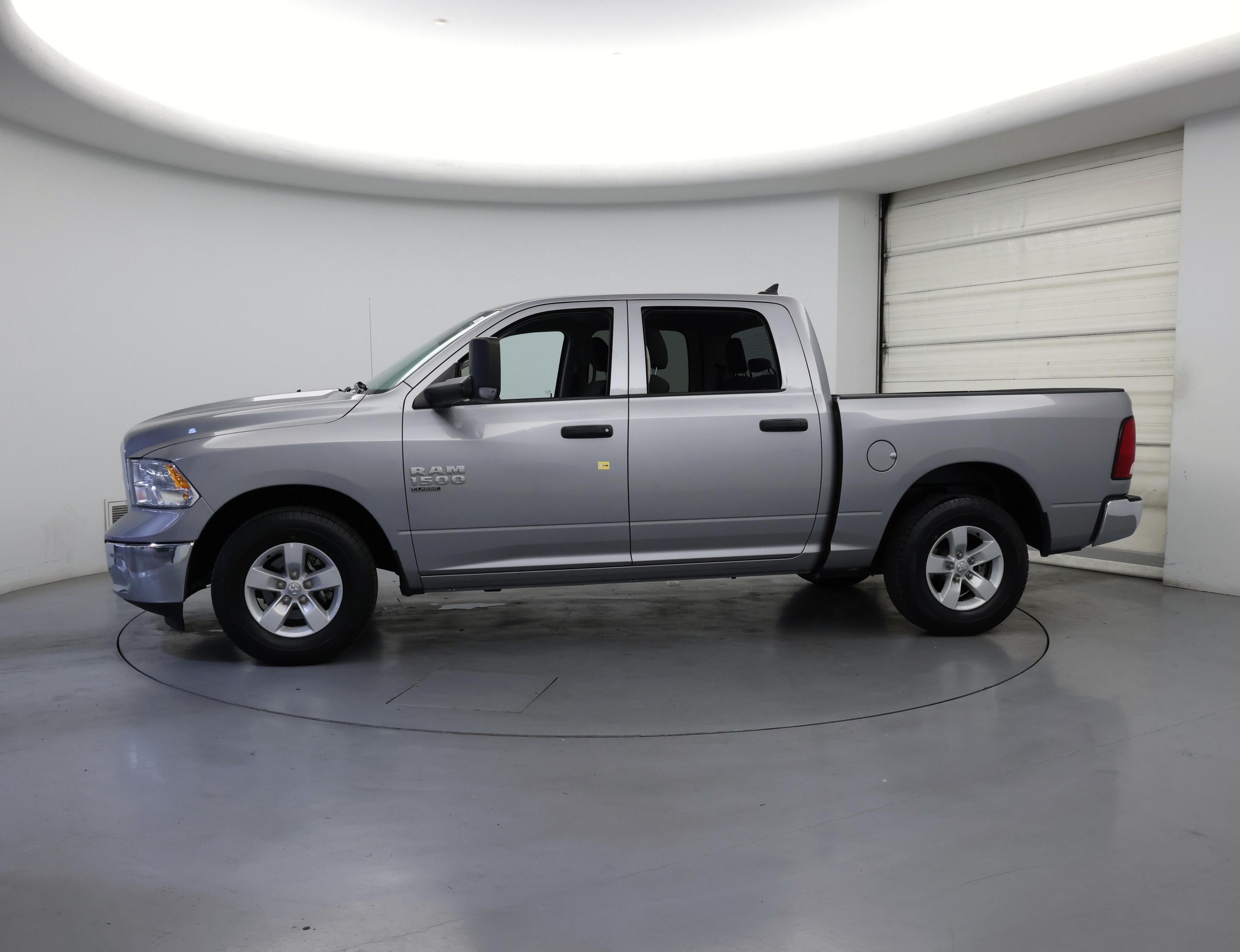 Thumbnail: 2023 RAM 1500 Classic - 3
