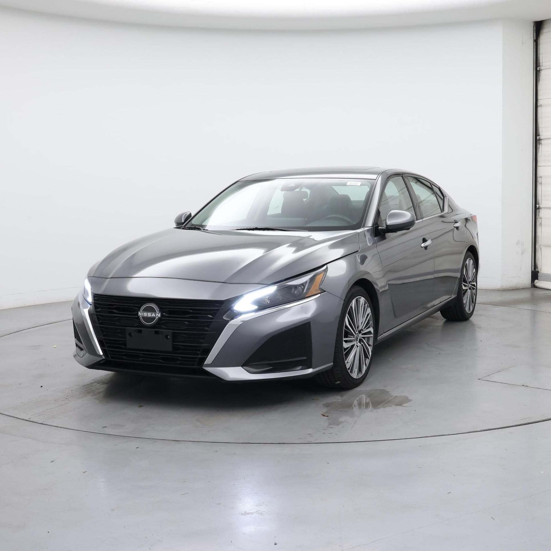 Thumbnail: 2023 Nissan Altima - 4