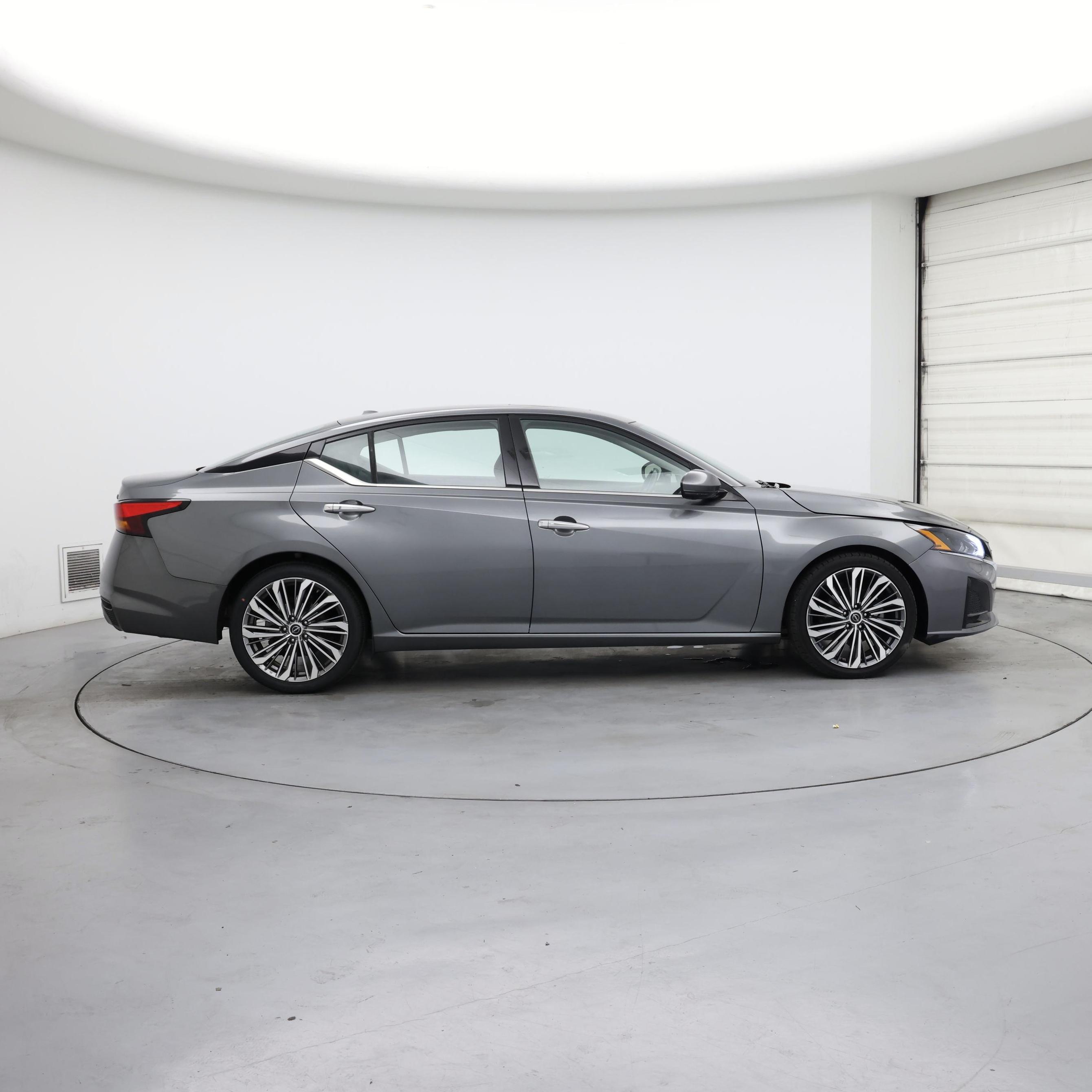 Thumbnail: 2023 Nissan Altima - 7