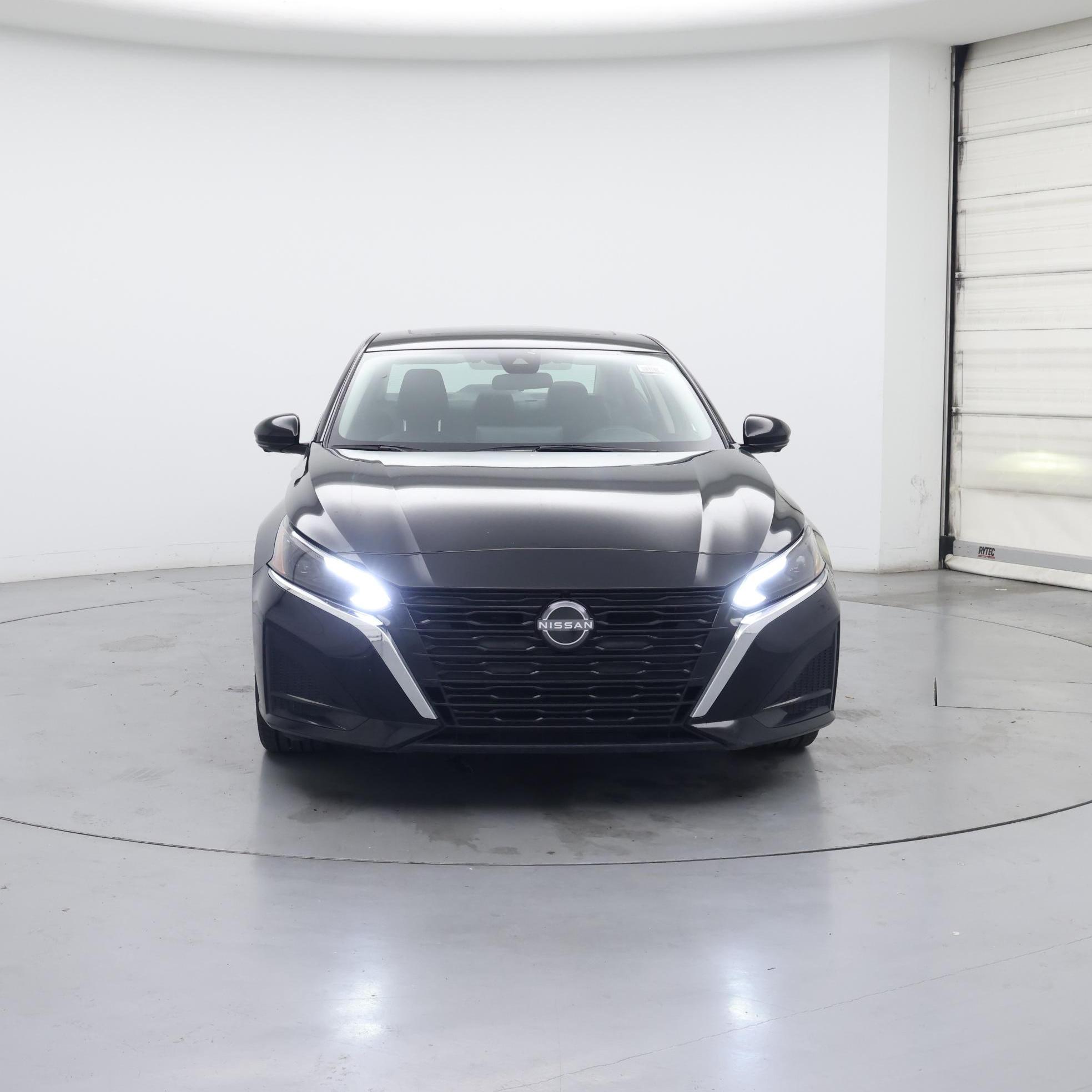 Thumbnail: 2023 Nissan Altima - 5