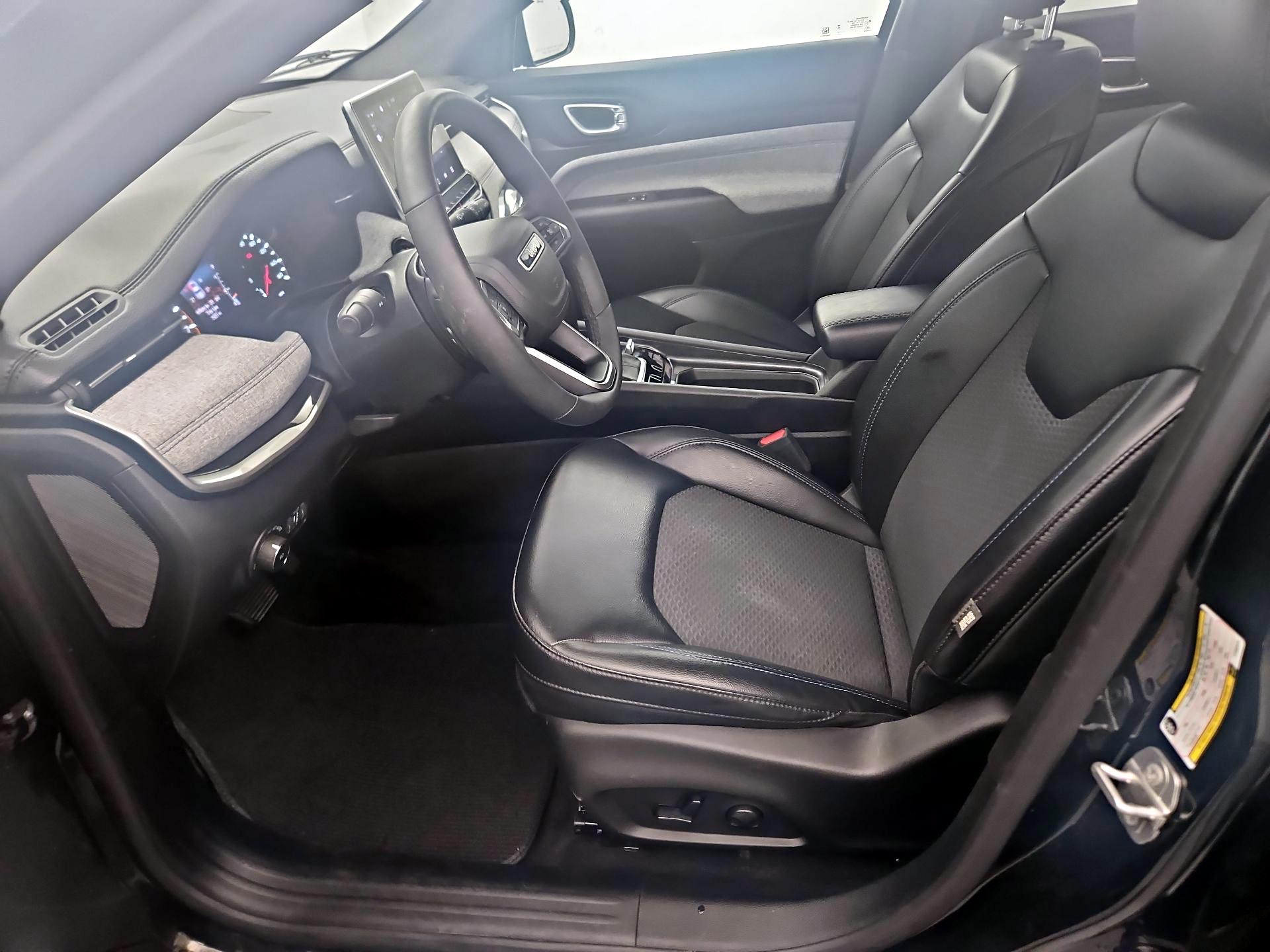 Thumbnail: 2023 Jeep Compass - 11