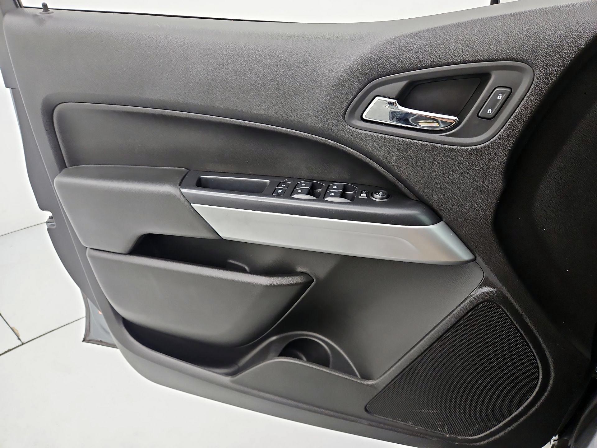 Thumbnail: 2019 Chevrolet Colorado - 12
