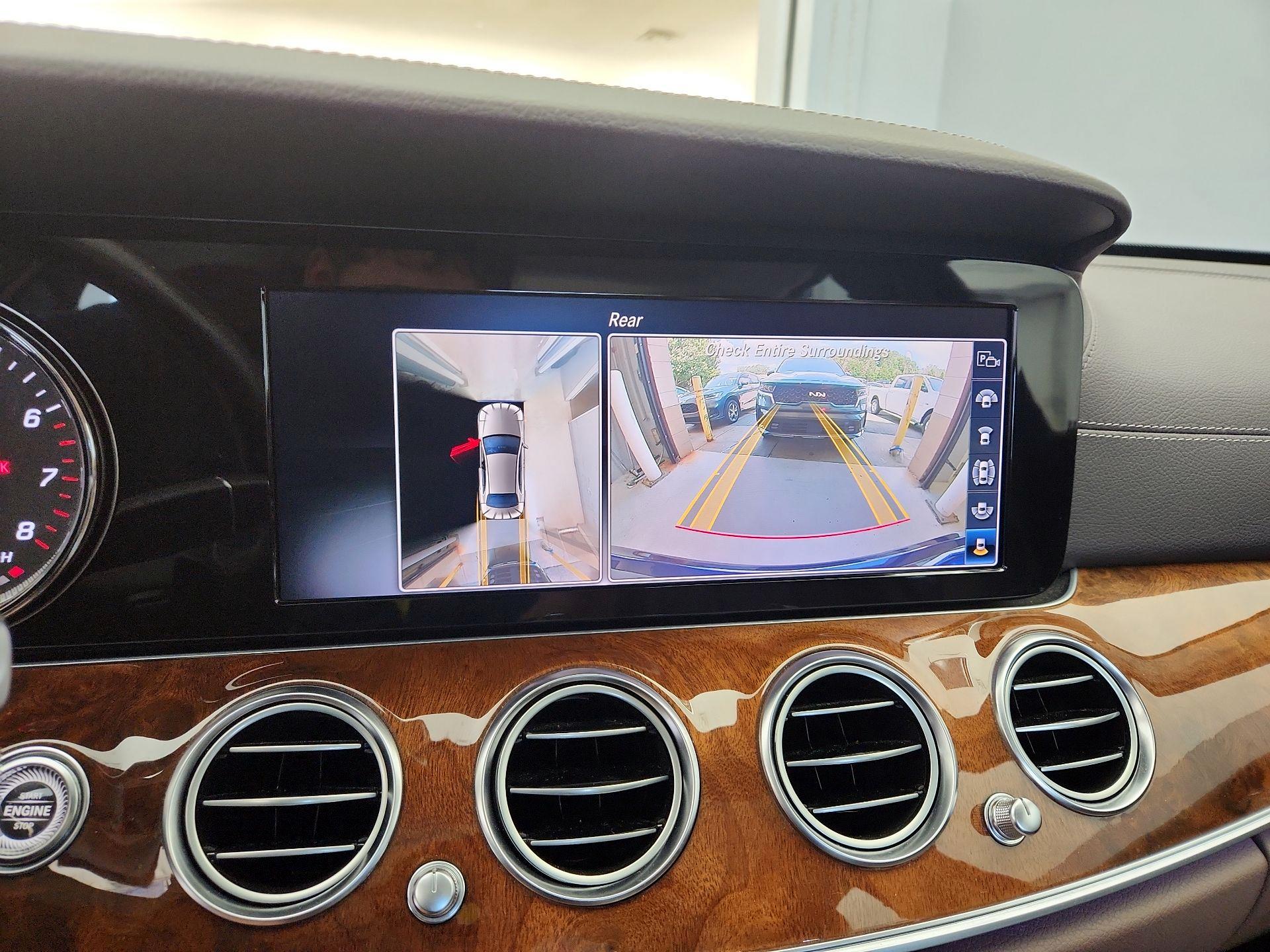 Thumbnail: 2019 Mercedes-Benz E-Class - 14