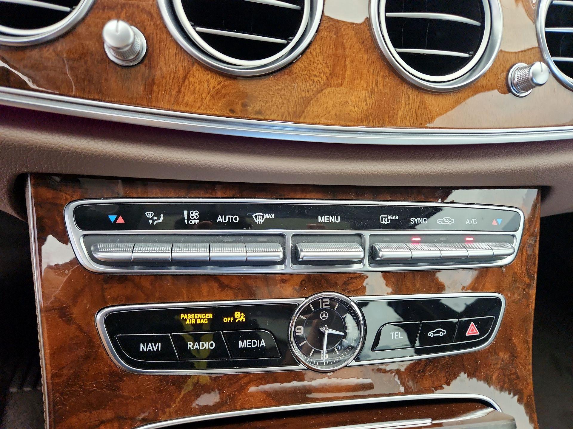 Thumbnail: 2019 Mercedes-Benz E-Class - 16