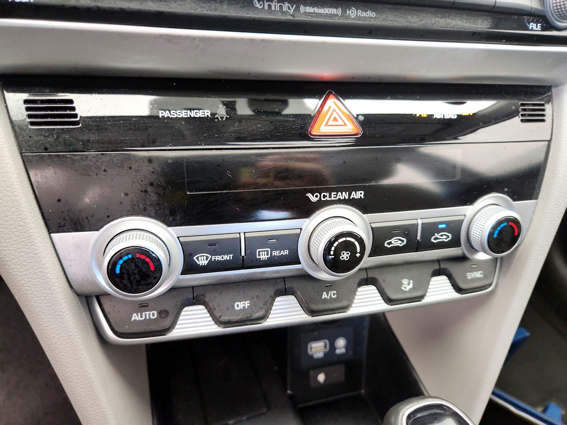Thumbnail: 2020 Hyundai Elantra - 17