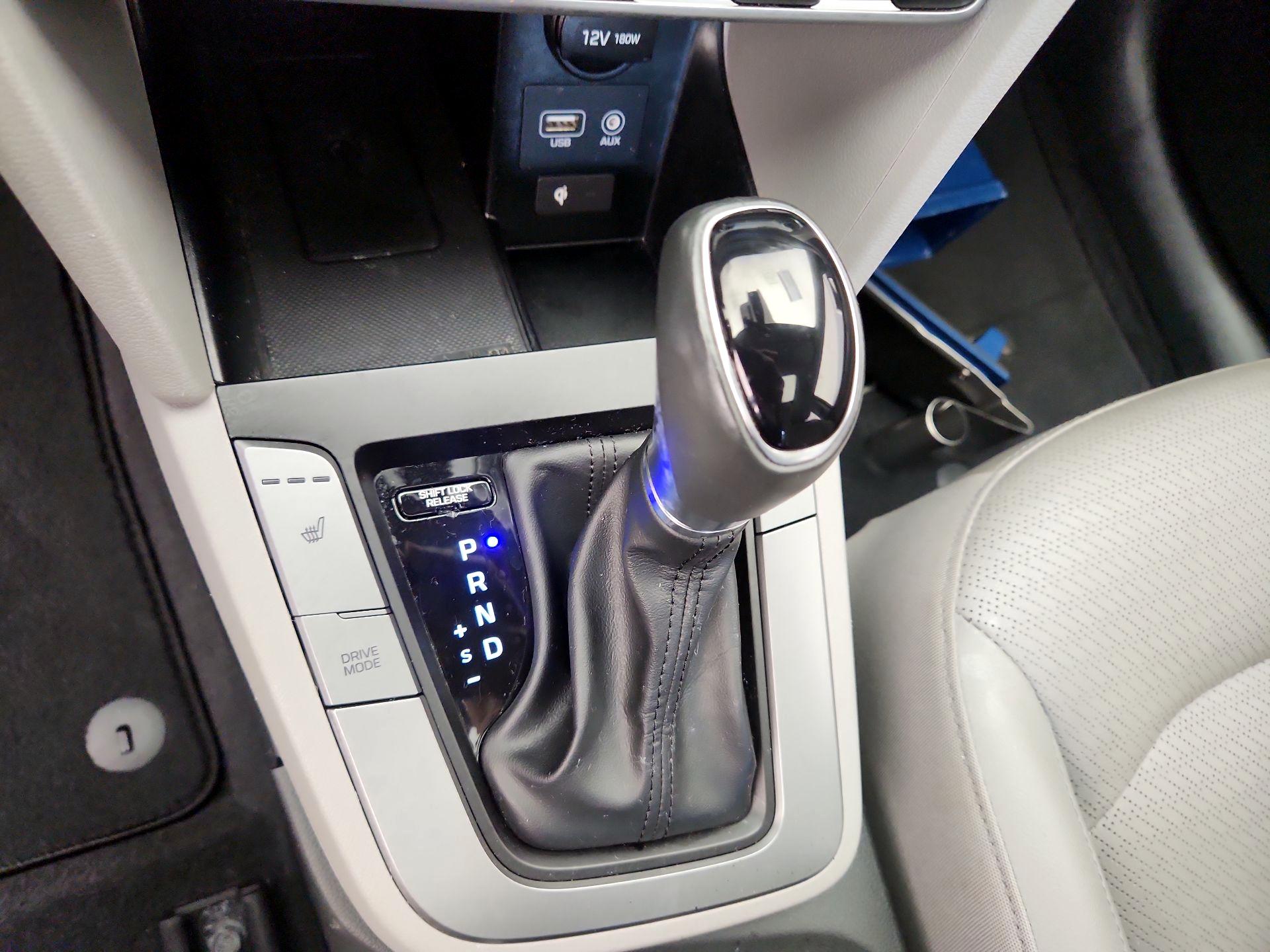 Thumbnail: 2020 Hyundai Elantra - 18