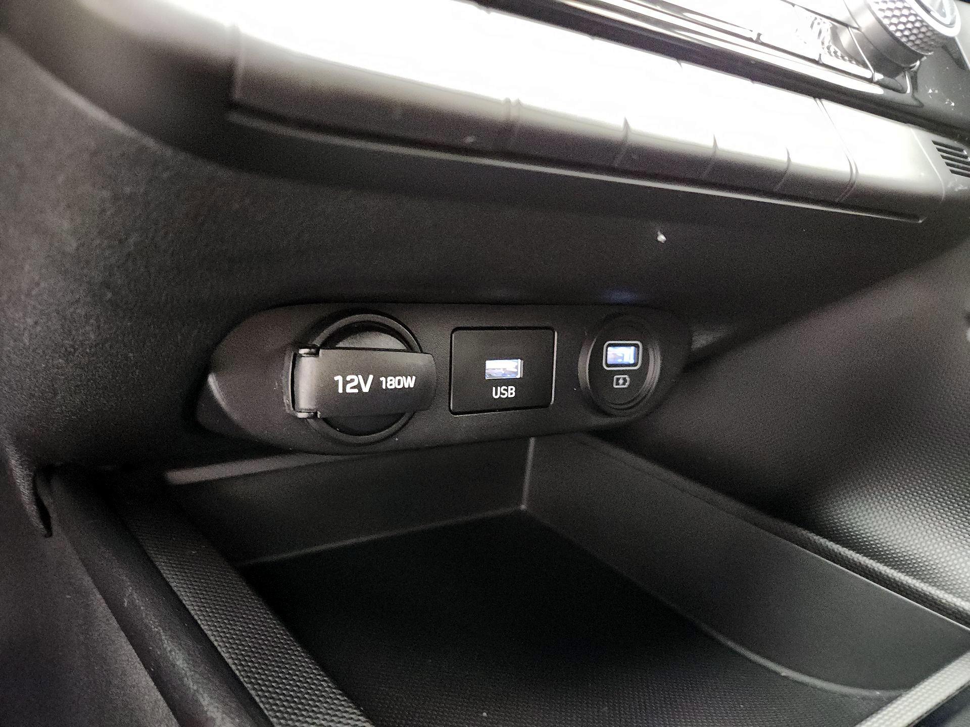 Thumbnail: 2021 Hyundai Elantra - 18