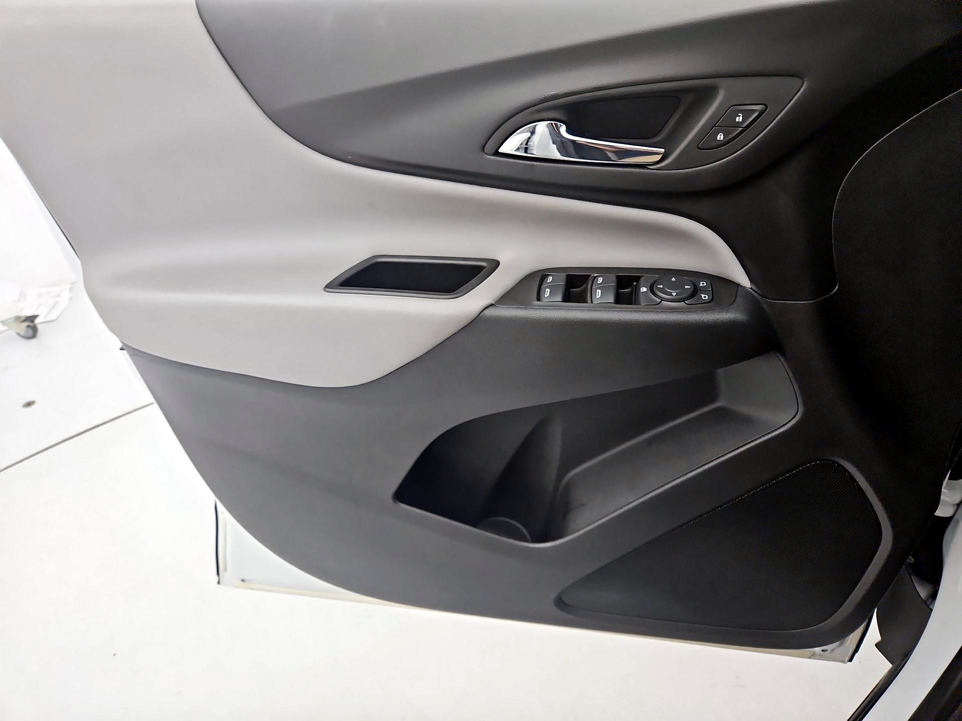 Thumbnail: 2022 Chevrolet Equinox - 12