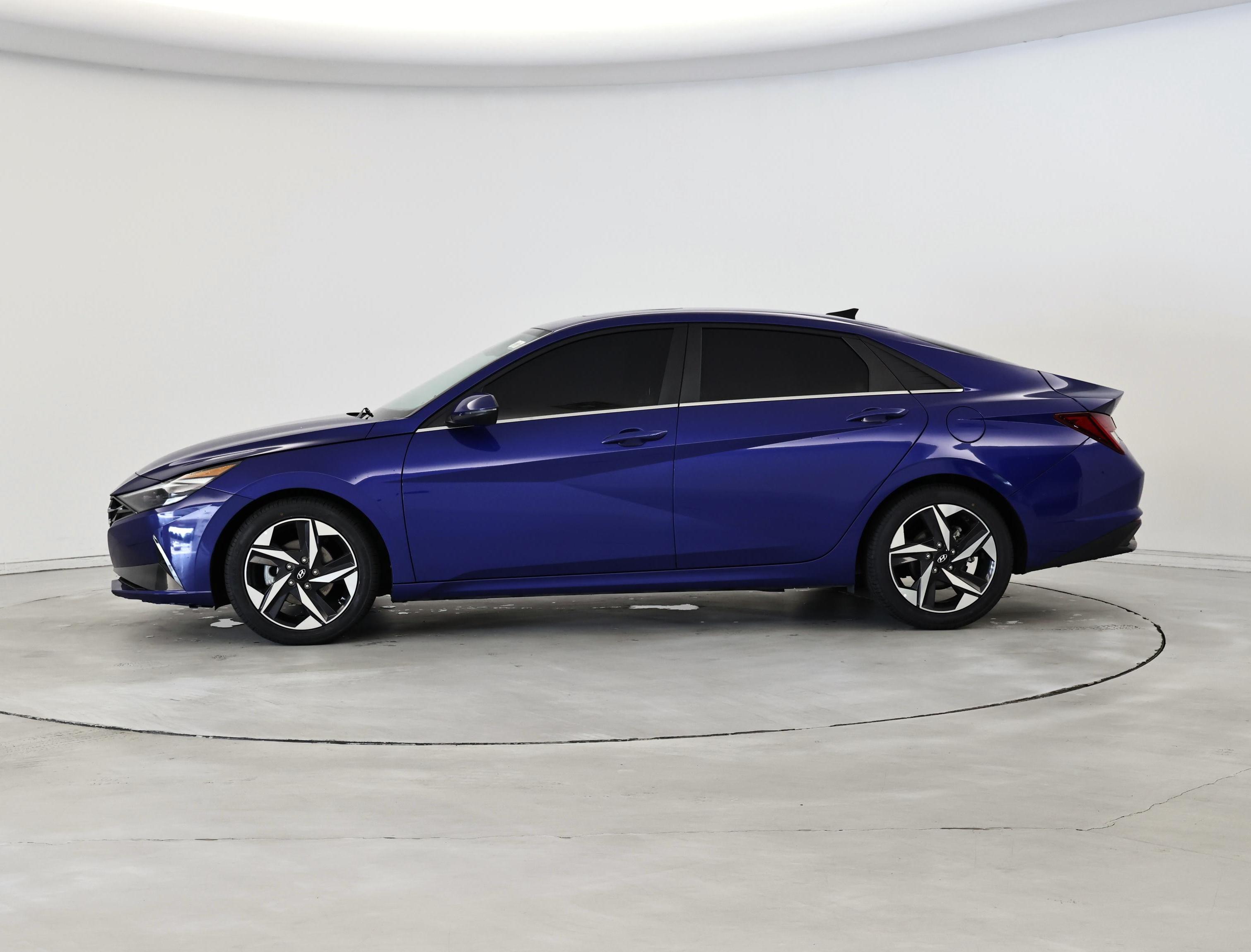 Thumbnail: 2022 Hyundai Elantra - 3