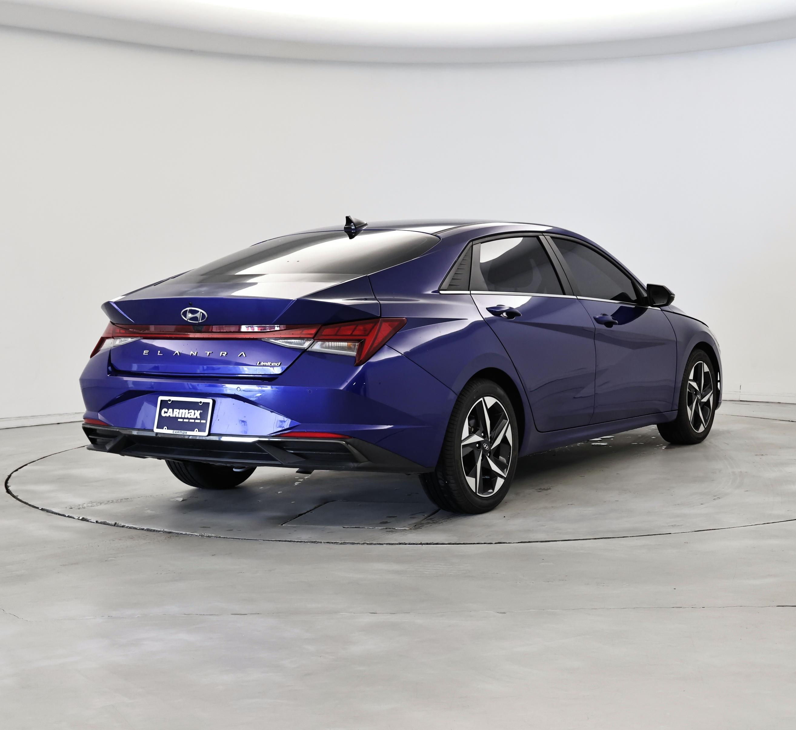 Thumbnail: 2022 Hyundai Elantra - 8