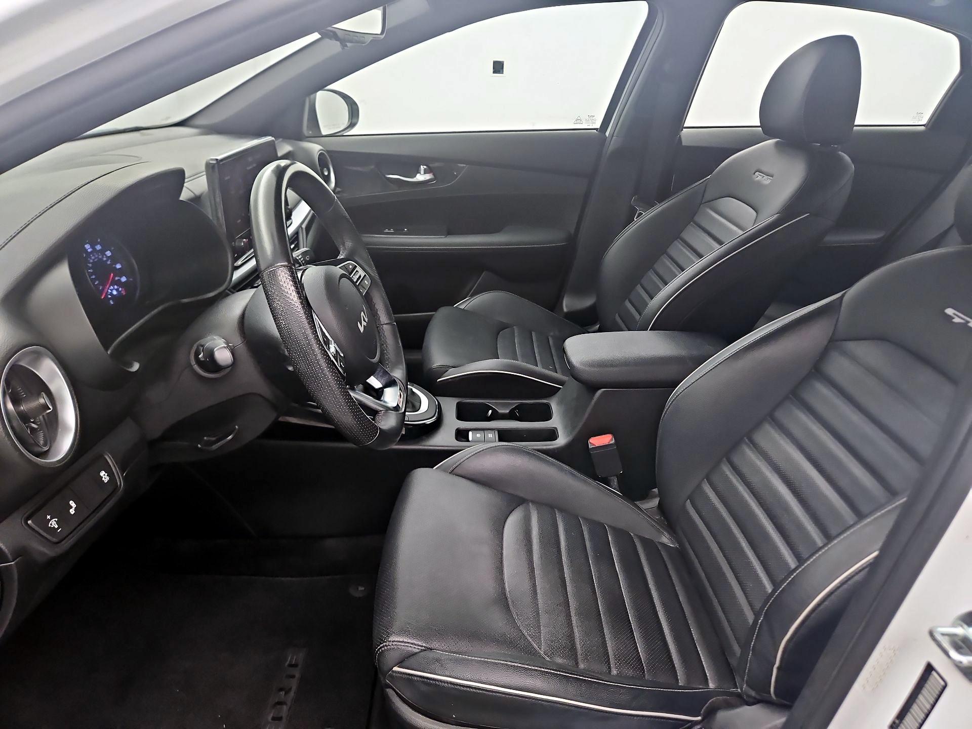 Thumbnail: 2022 Kia Forte - 11