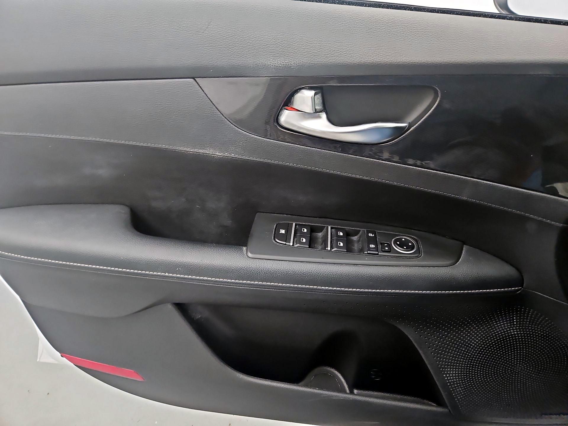 Thumbnail: 2022 Kia Forte - 12