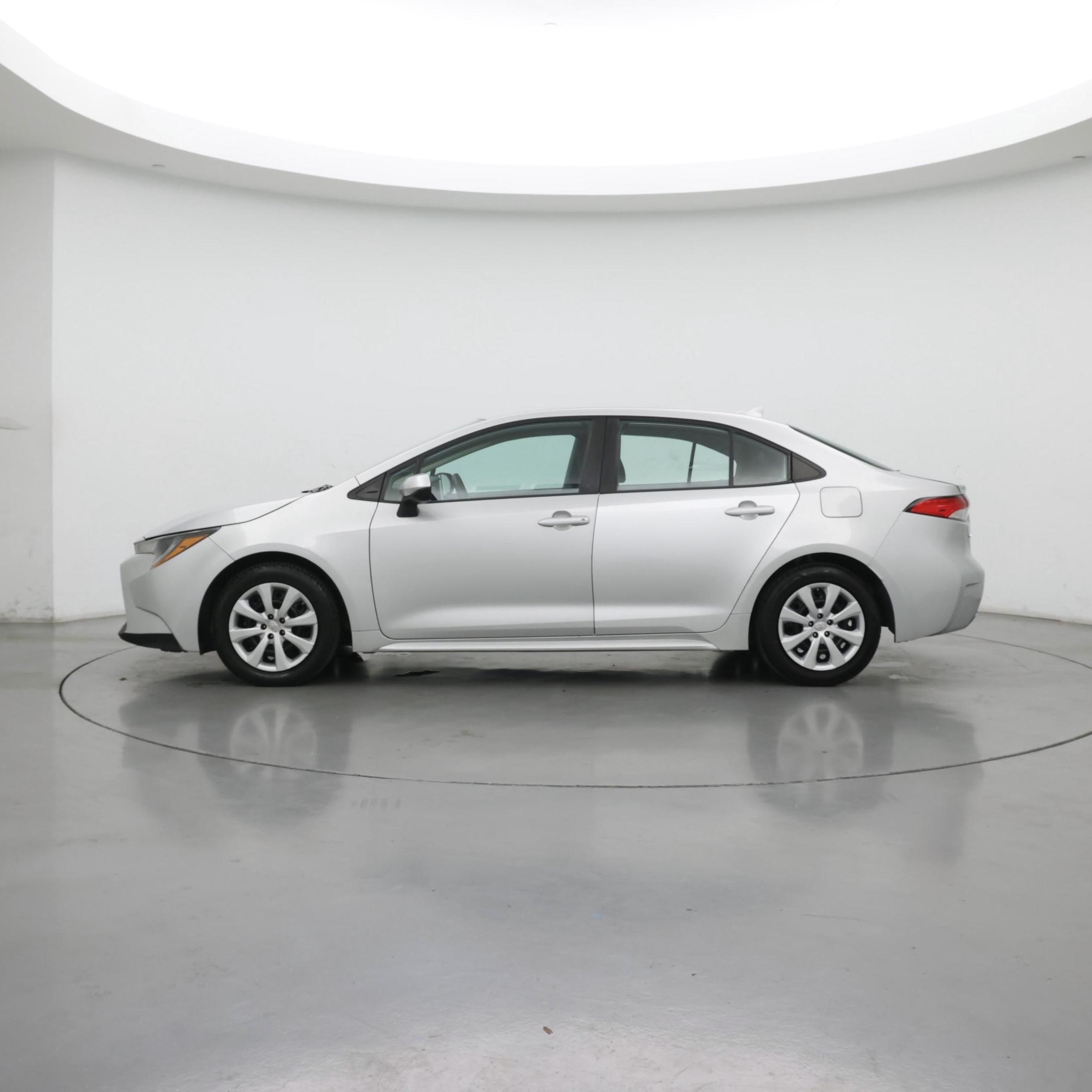 Thumbnail: 2021 Toyota Corolla - 3
