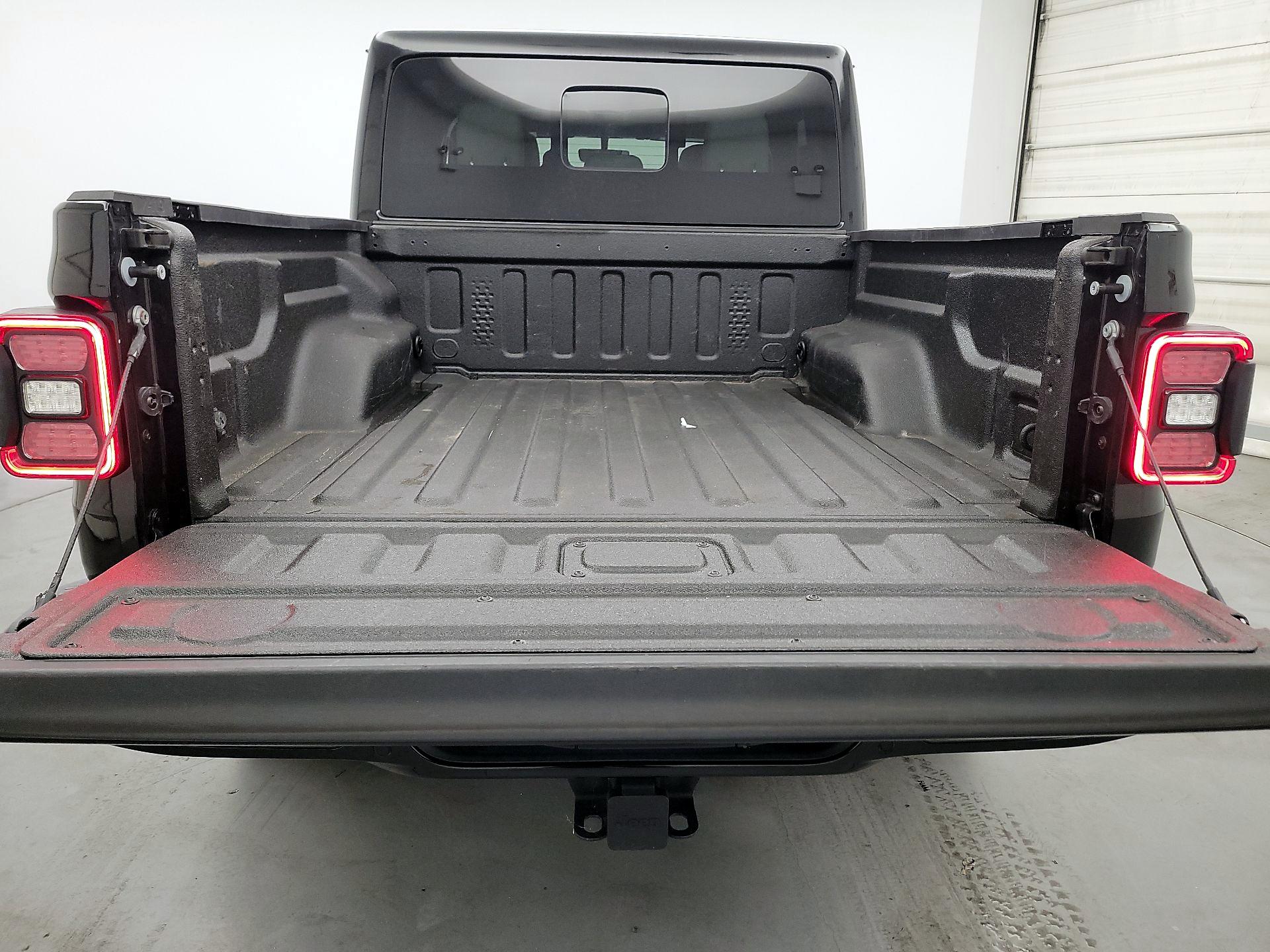 Thumbnail: 2021 Jeep Gladiator - 17
