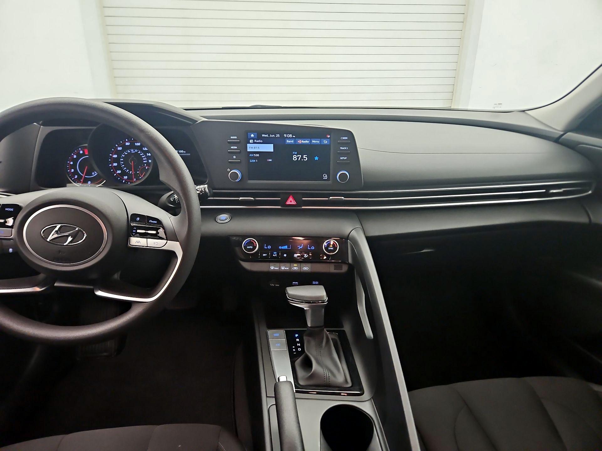 Thumbnail: 2022 Hyundai Elantra - 9
