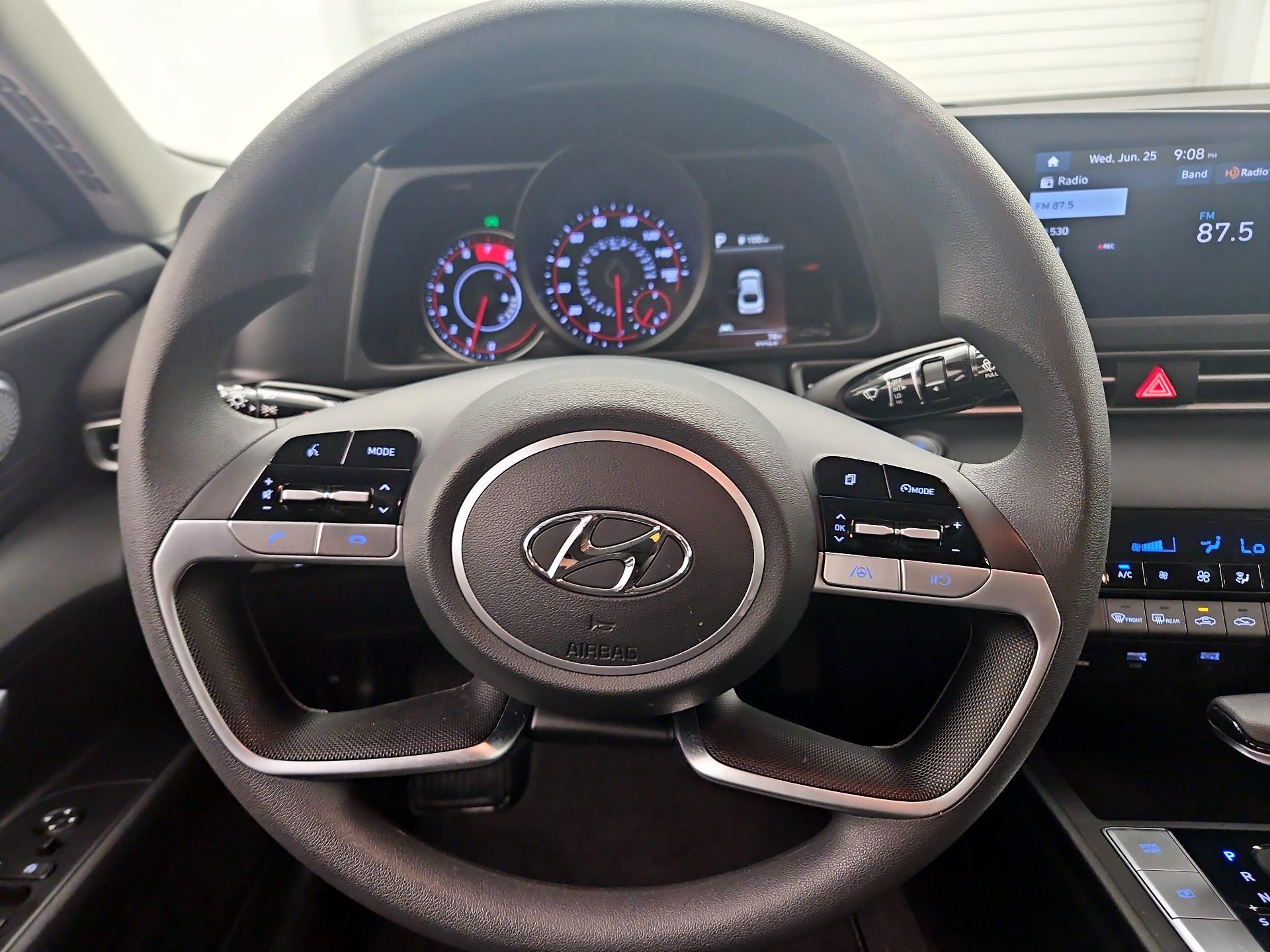 Thumbnail: 2022 Hyundai Elantra - 10