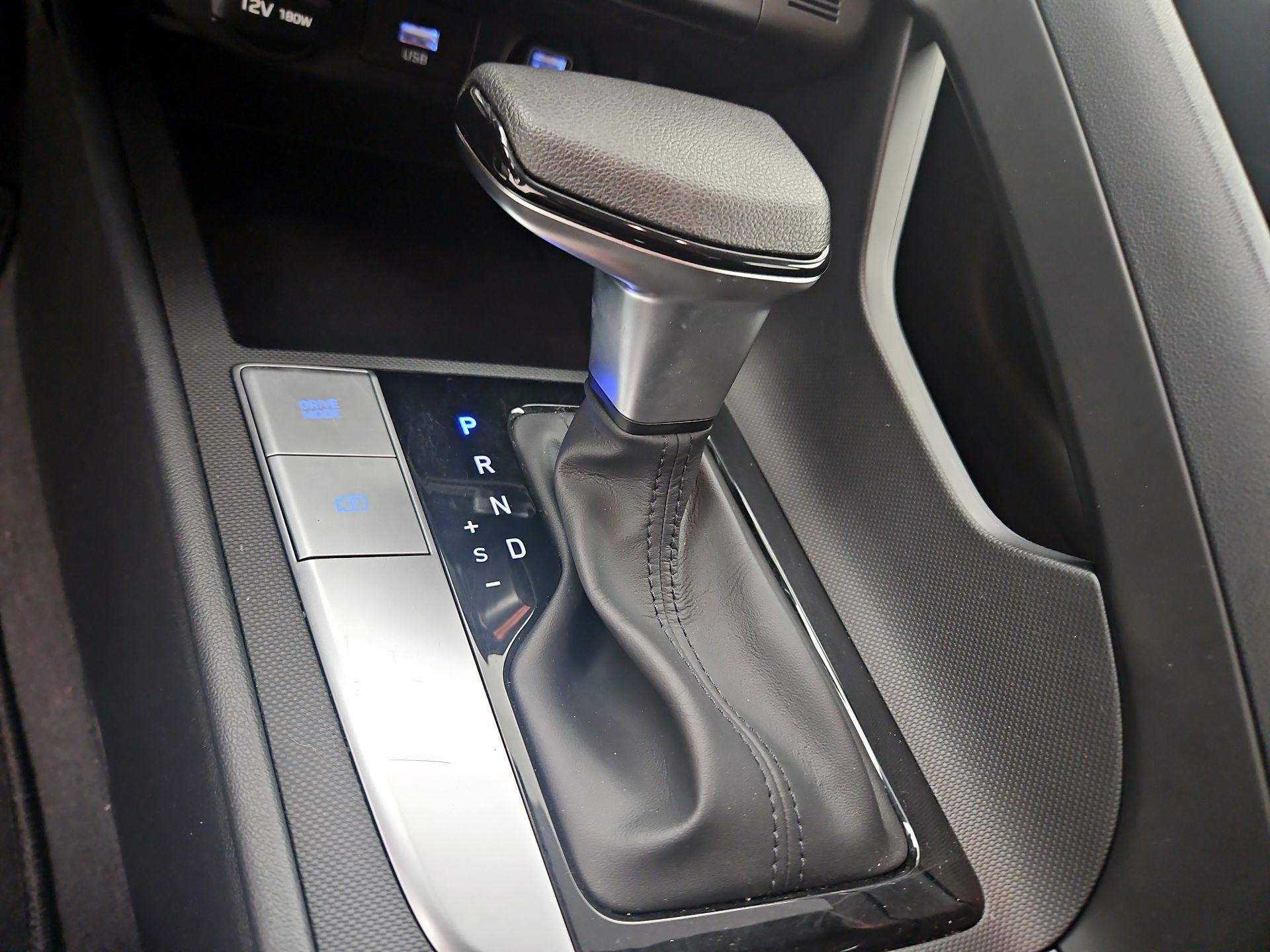 Thumbnail: 2022 Hyundai Elantra - 17