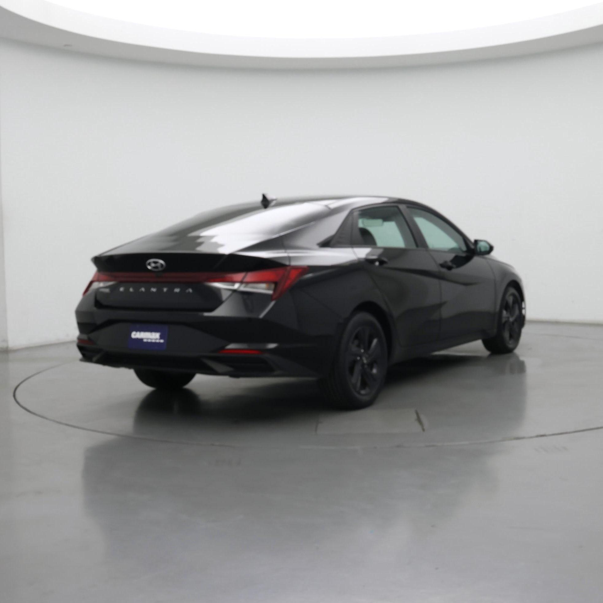 Thumbnail: 2022 Hyundai Elantra - 8